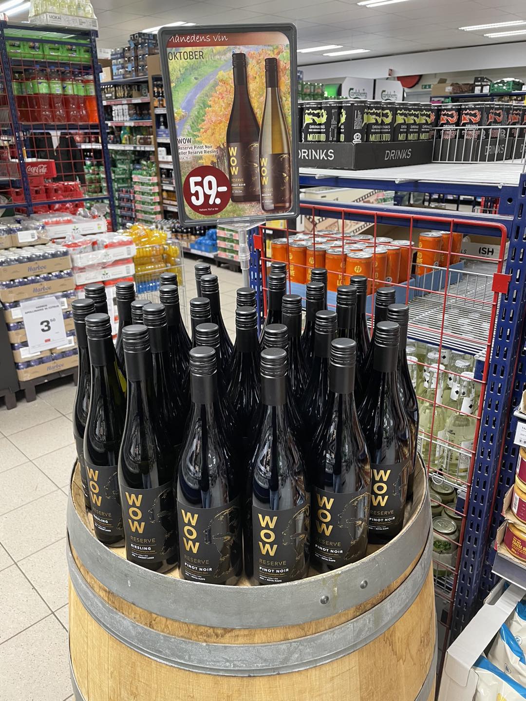 REMA - Månedens vin til kun 59 kr. 😍😃 Vælg mellem rød og hvid. ️🤍 Du ...