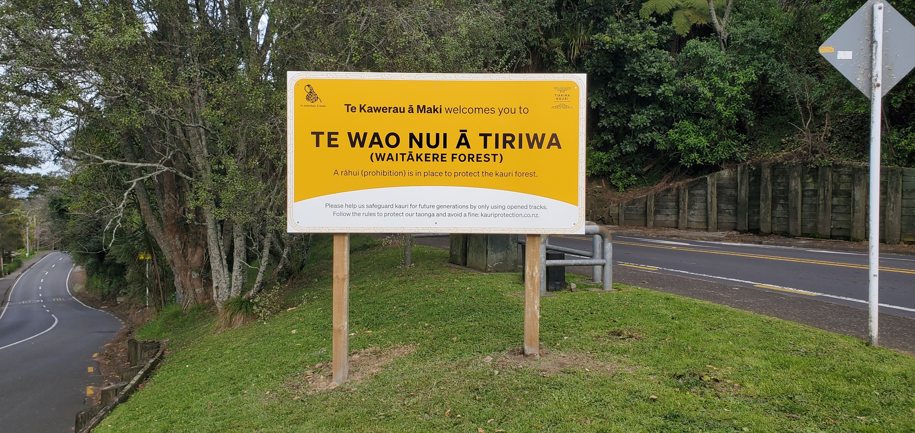Waitākere - New rāhui signs are going up around the main routes into ...