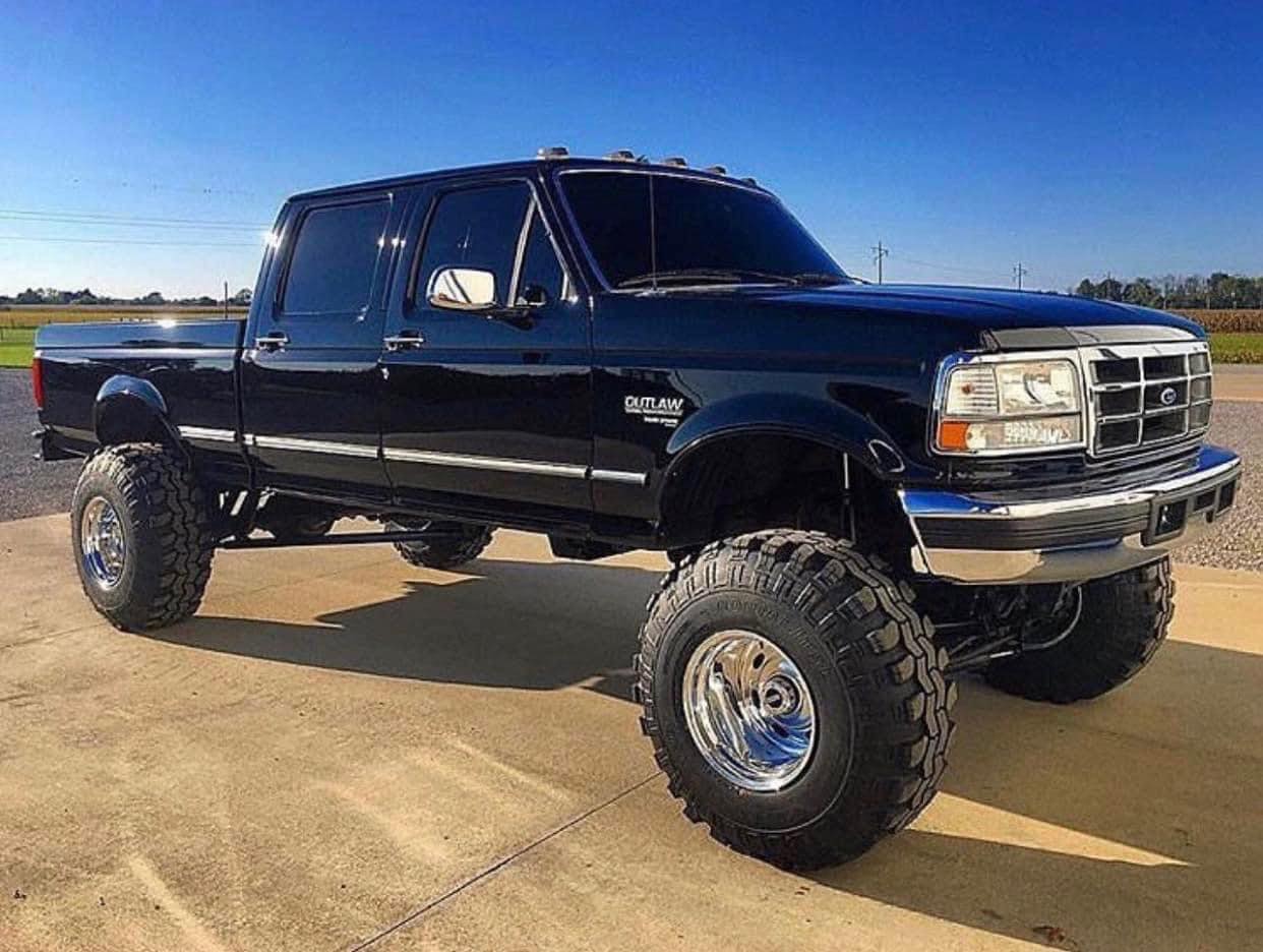 Tow - Crew Cab OBS Ford 🥵 | Facebook