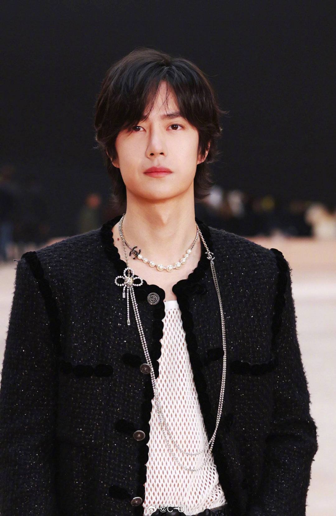 ???? - 品牌形象大使王一博亮相香奈儿2025秋冬巴黎大秀！外媒高清 