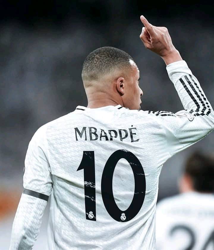 Maillot Real Madrid Officiel Kylian Mbappé - Collection 2024 - Polyester - Tailles Enfants Et Adultes