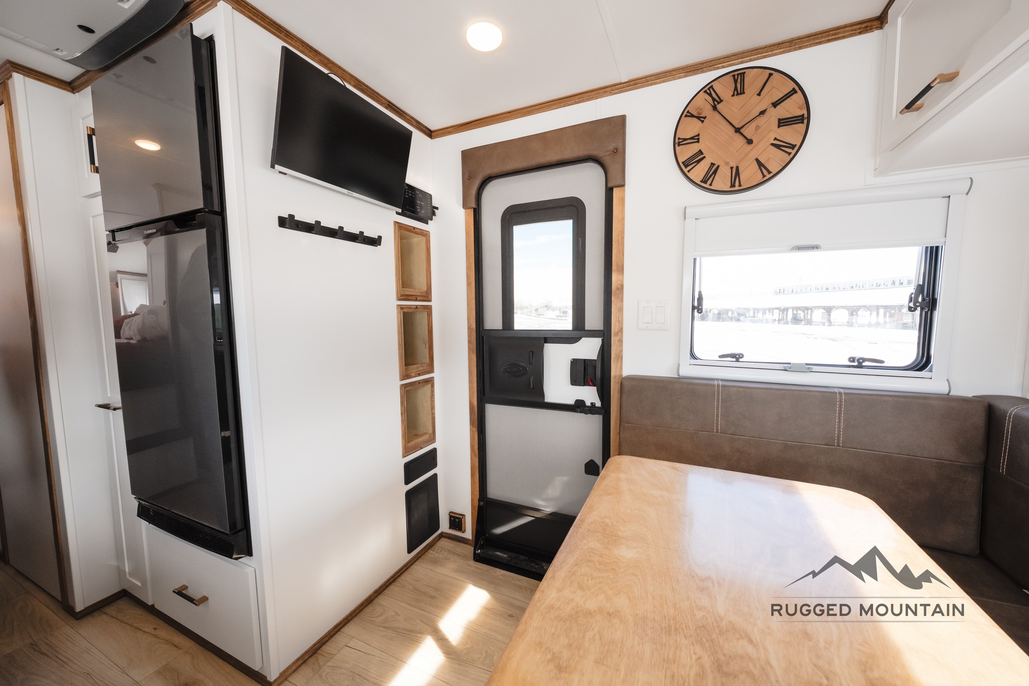 Rugged Mountain Custom RV... - Rugged Mountain Custom RV