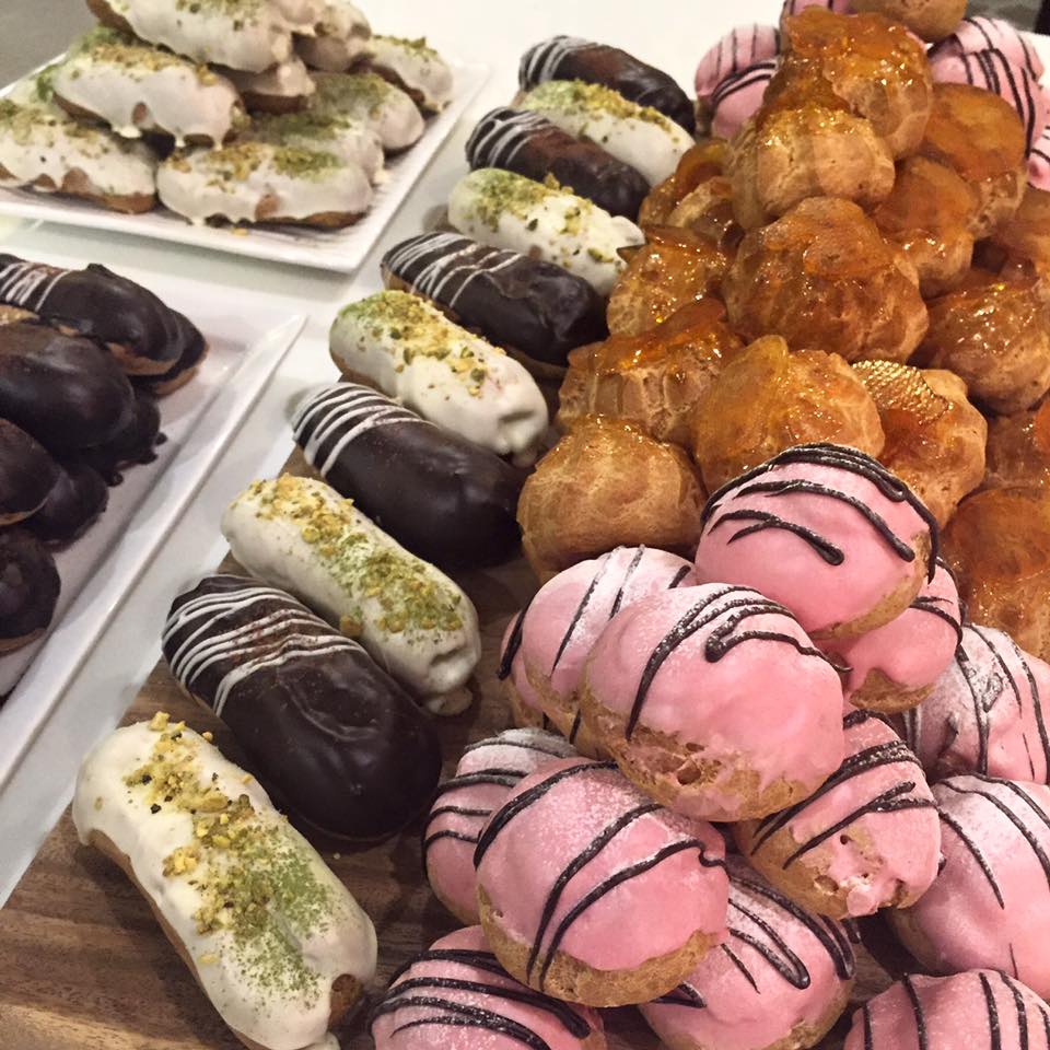 Chef RV Manabat - PERFECT CREAM PUFFS & ECLAIRS using an...