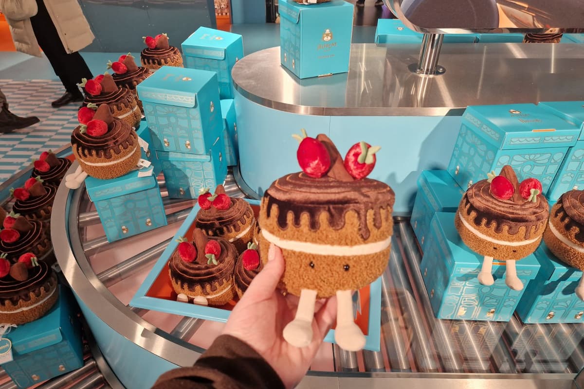 Glacy Chocolate Cake Jellycat: First look at new exclusive Harrods
