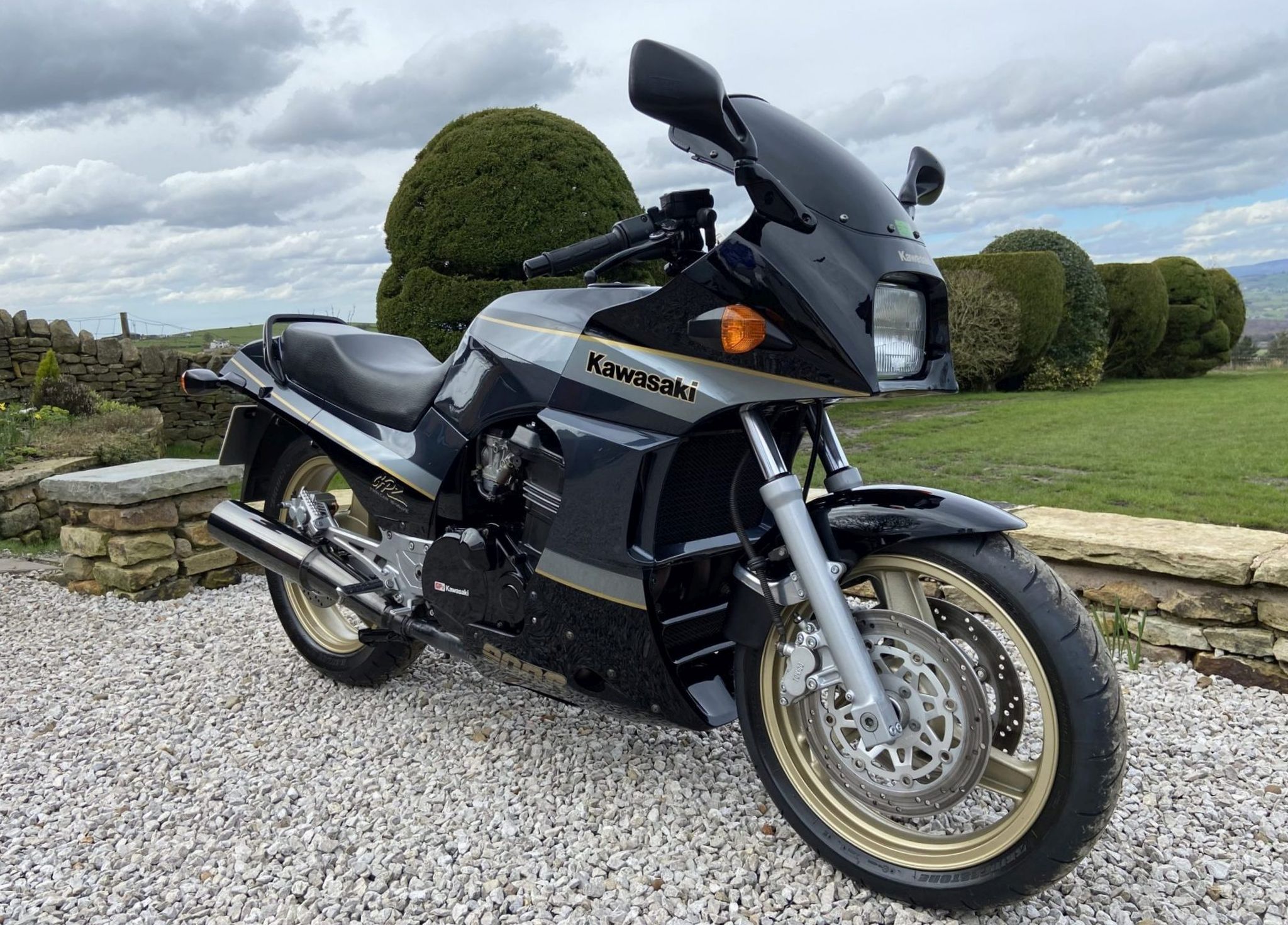 Weekender: Kawasaki GPz900R (1991) from Woodvale MC