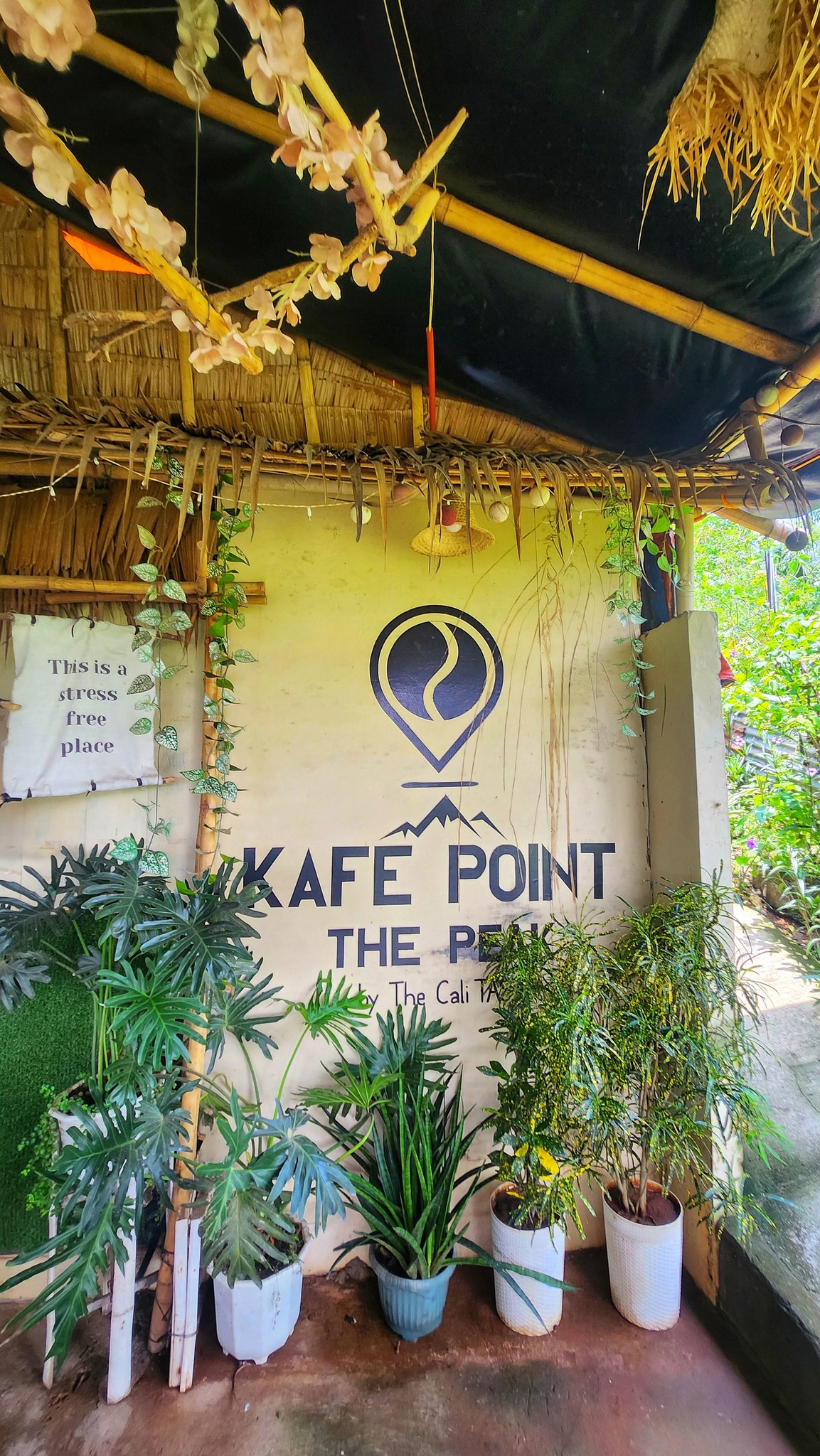 Kafe Point The Peak | Rizal