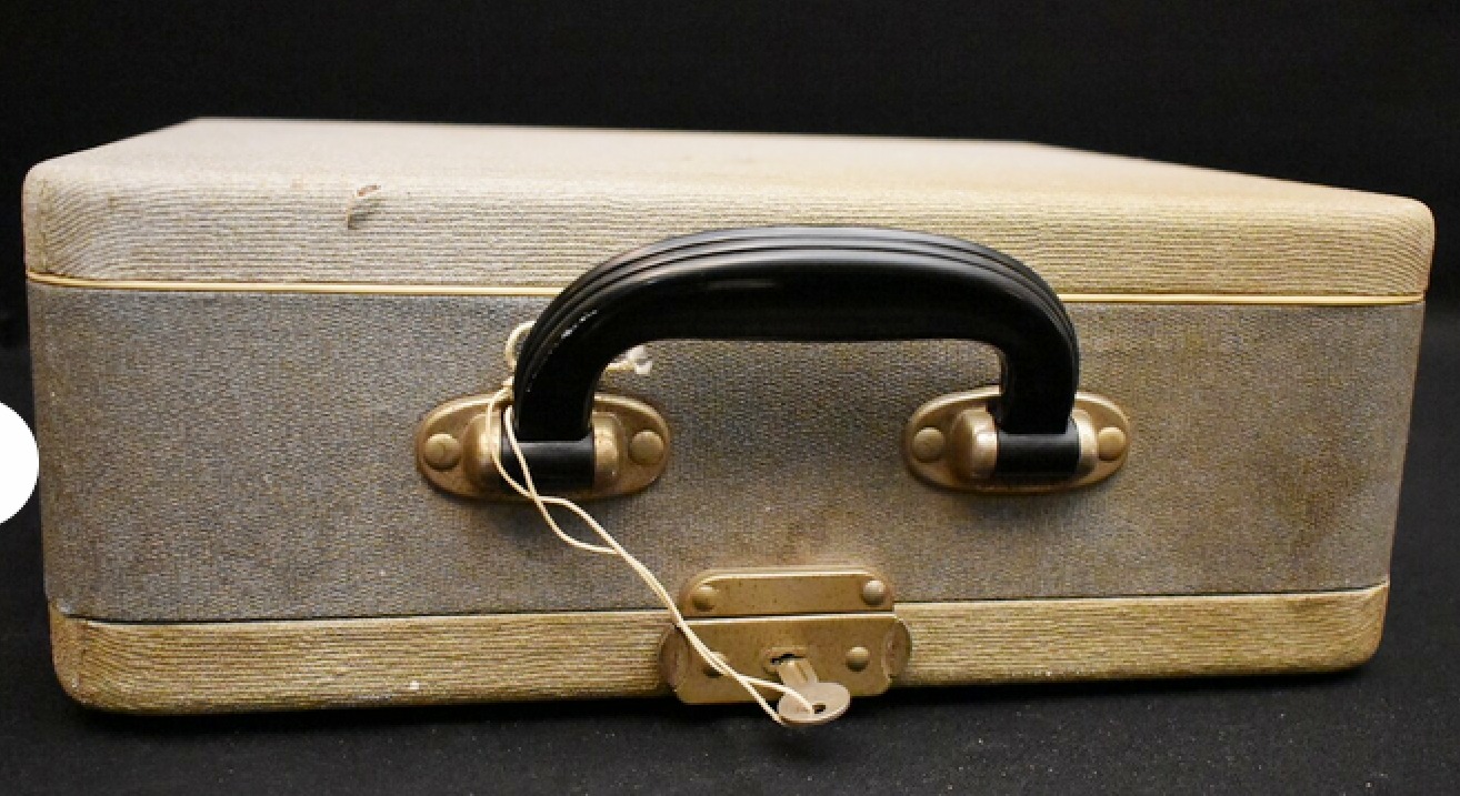 1960 Swiss Junior typewriter and case refresh