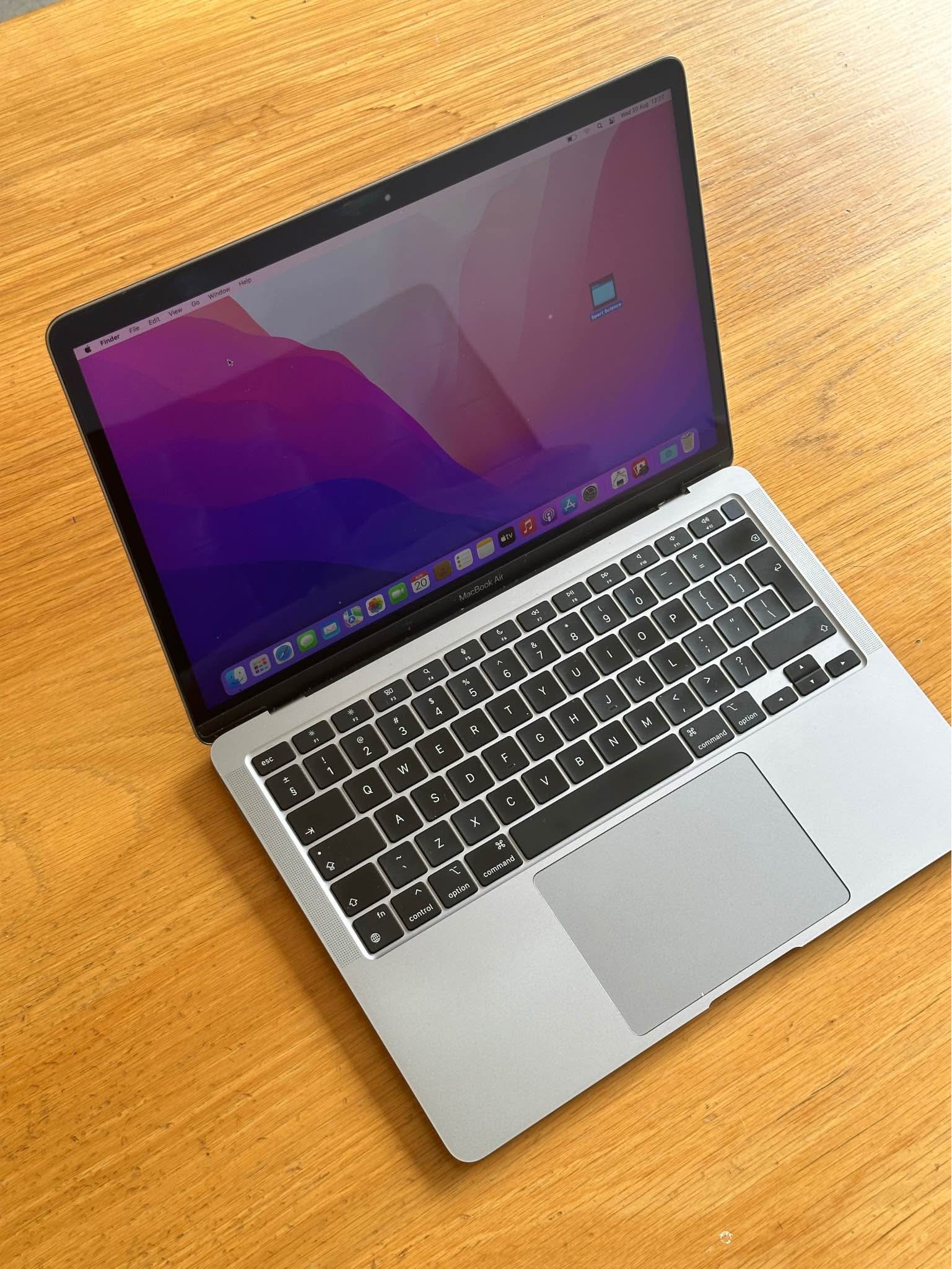 M1 MacBook Air - MACBOOK ONLY 256GB SSD 8GB RAM 86% Battery health 