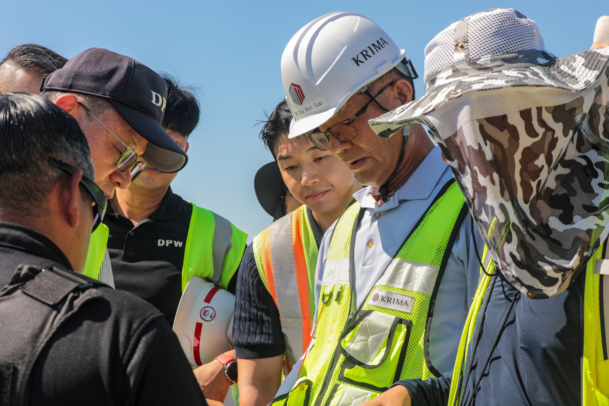 US - What Right Looks Like 🚧 With over $7.7 billion in 335 projects ...