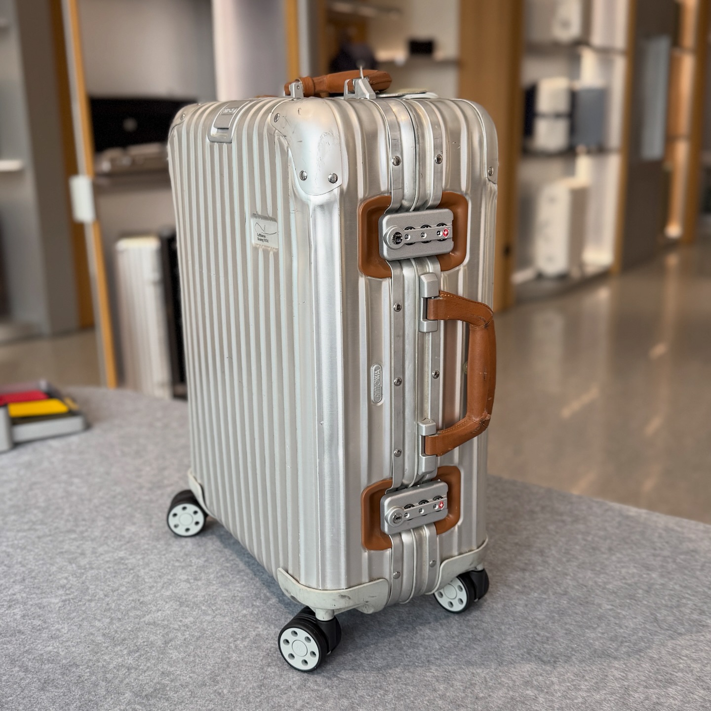Crafted with a durable aluminium exterior, the RIMOWA Opal