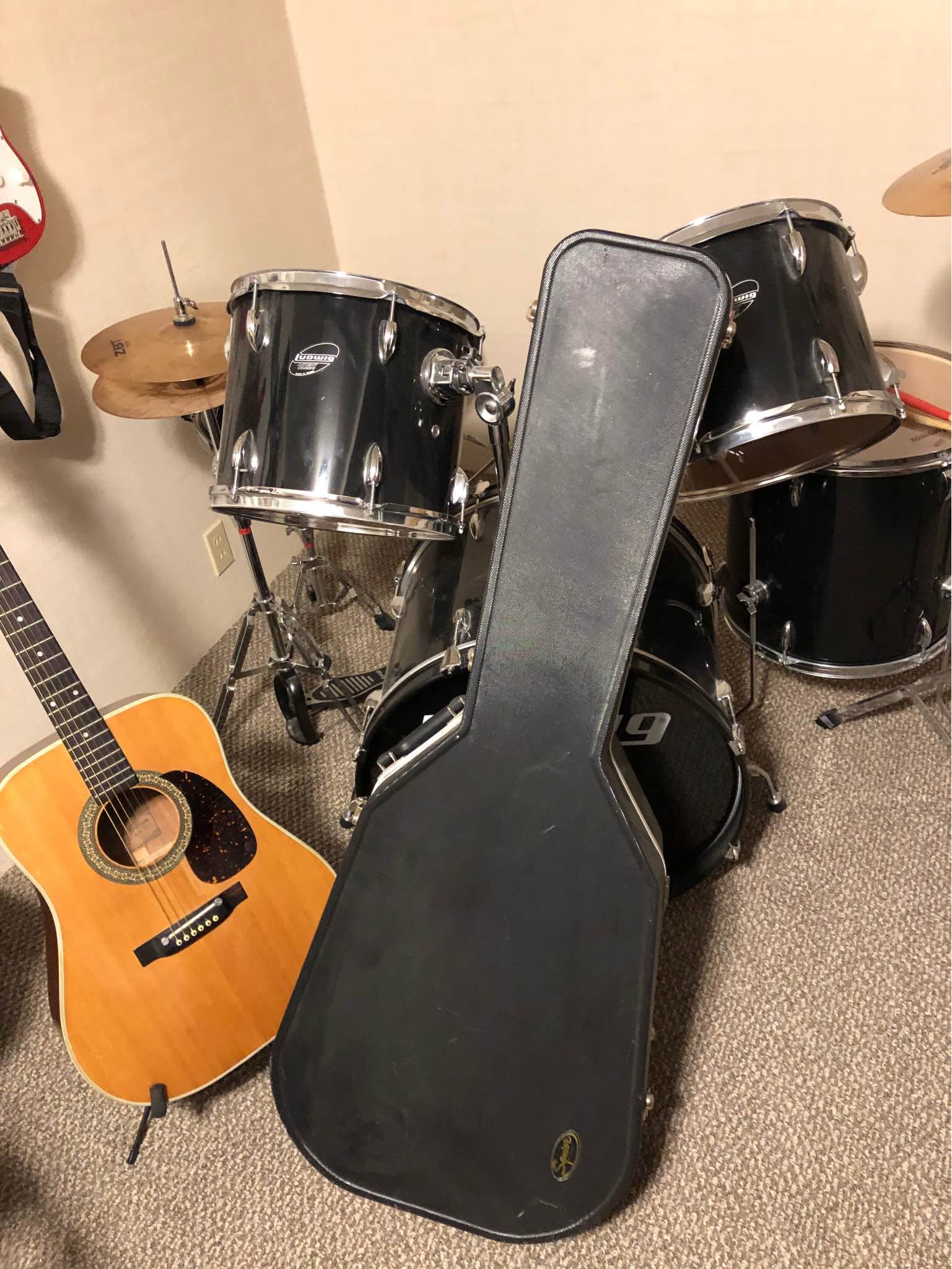 1974 Alvarez Guitar Model 5022 for Sale with Hard Shell Case