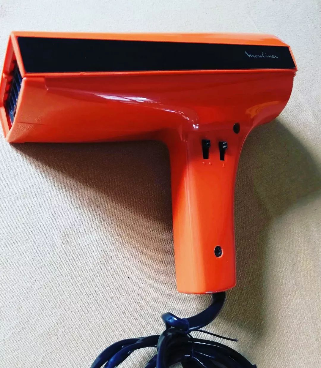 Sèche-cheveux Vintage Moulinex Orange - Occasion Fonctionnel - Pièce Rétro Et Décorative