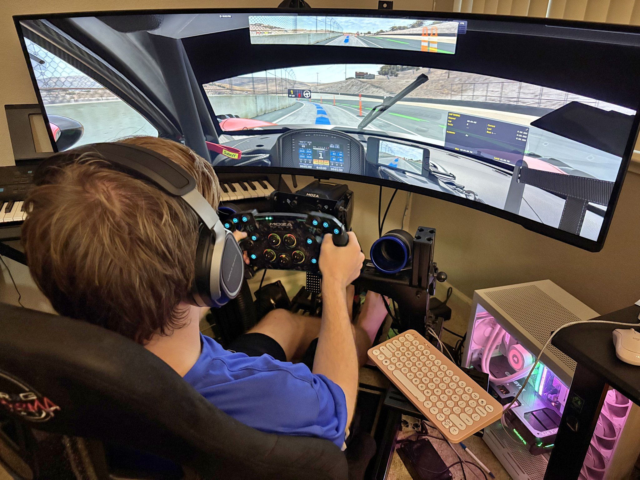 Racing Sim Setup with Moza R21 and Simagic P200 Pedals - Video Games ...