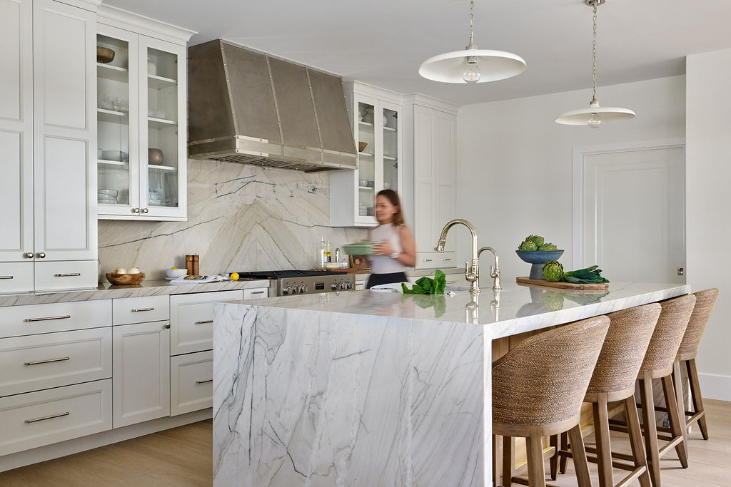 Splendid Home Design - This stunning kitchen is the perfect blend of ...
