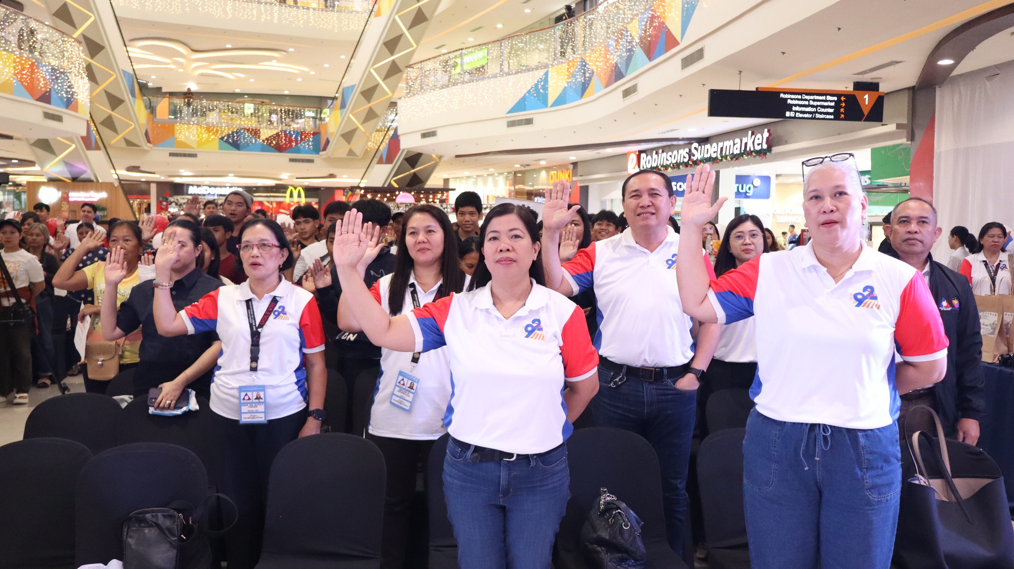 DOLE - 𝐃𝐎𝐋𝐄-𝐑𝐎𝟖 𝐛𝐫𝐢𝐧𝐠𝐬 𝐜𝐡𝐞𝐞𝐫 𝐭𝐨 𝟏𝟎𝟎 𝐜𝐡𝐢𝐥𝐝 𝐥𝐚𝐛𝐨𝐫𝐞𝐫𝐬 𝐭𝐡𝐫𝐨𝐮𝐠𝐡 𝐏𝐫𝐨𝐣𝐞𝐜𝐭 ...