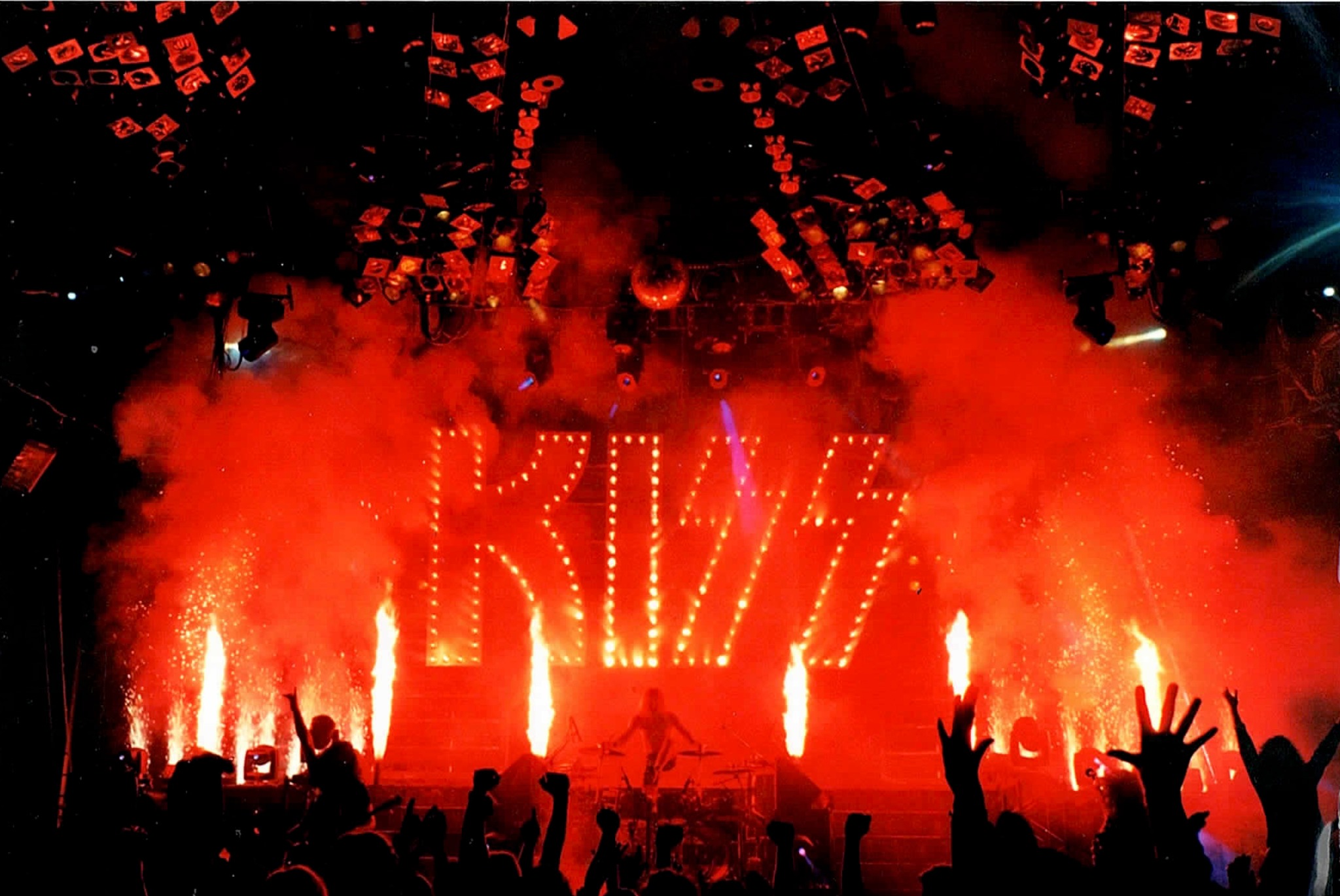 In 1995, KISS did two shows in Melbourne Australia. These photos 