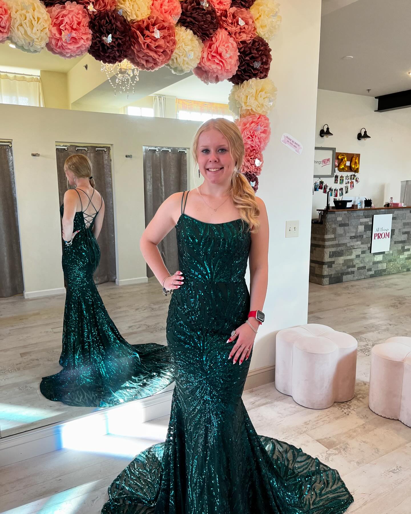 prom dresses 2025 emerald green rolling in! This brand new dress from Colors is absolutely stunning! 💚 Green mermaid prom Color:Custom Color 5-23 20250924 Rhodie Scoop Maxi Dress Winter.