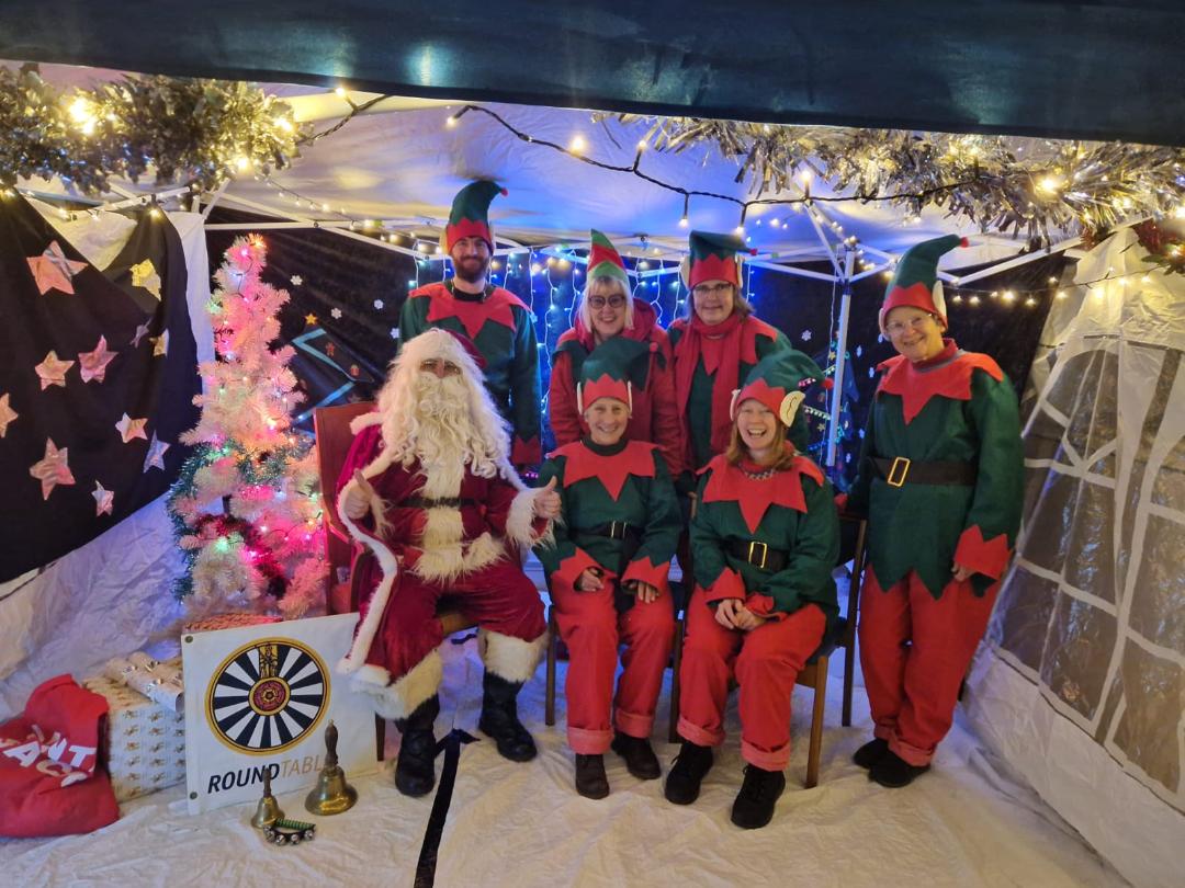 SantaSleigh - Petersfield Round Table Santa Sleigh are pleased to ...