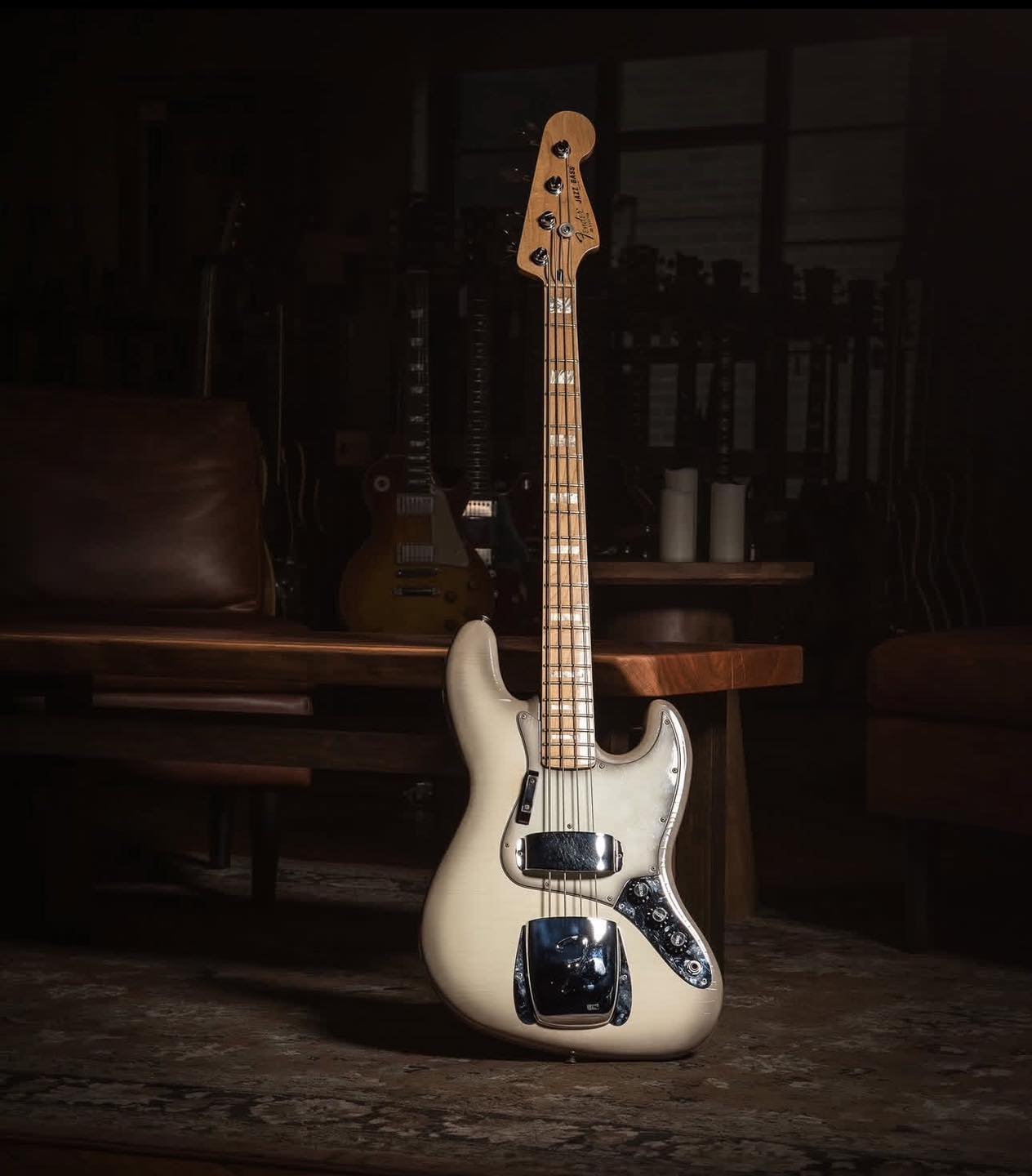 A beautiful Fender Antigua Jazz Bass. @renatommedina
