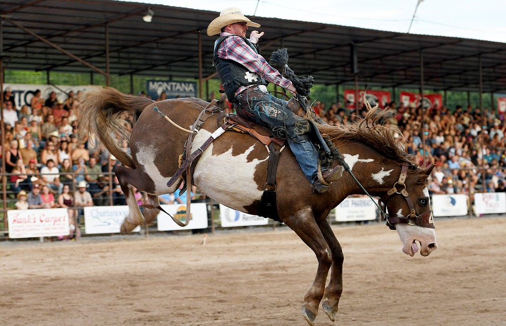 Chattanooga - Davis Cattle Company held their PRCA sanctioned annual ...