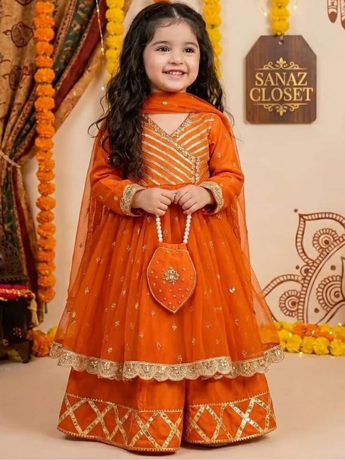 Baby girl sharara design .ghrara design #mehndi dress design for girls#iffatartand craft