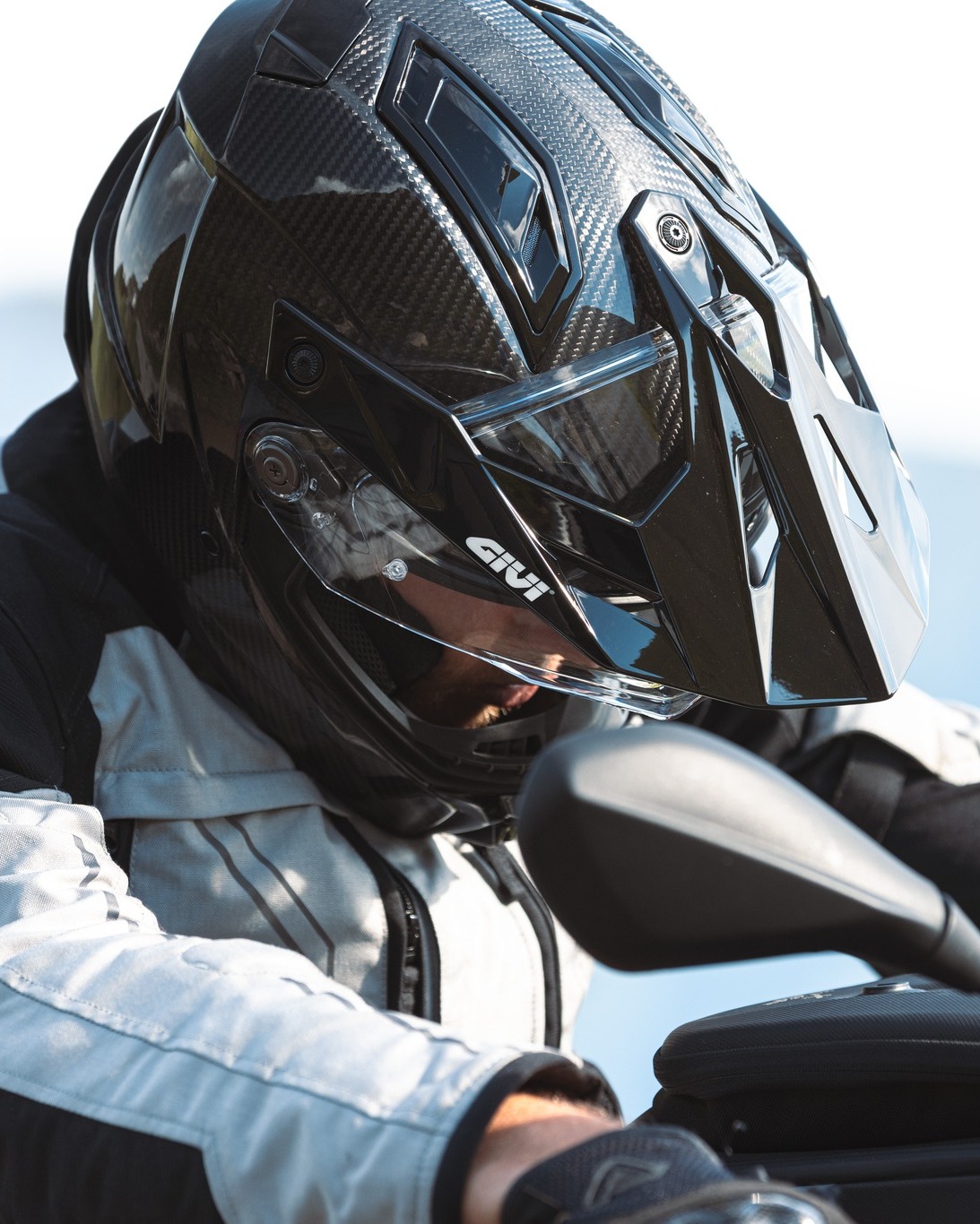 Meet the new 80.1 Carbon full-face helmet It blends cutting-edge