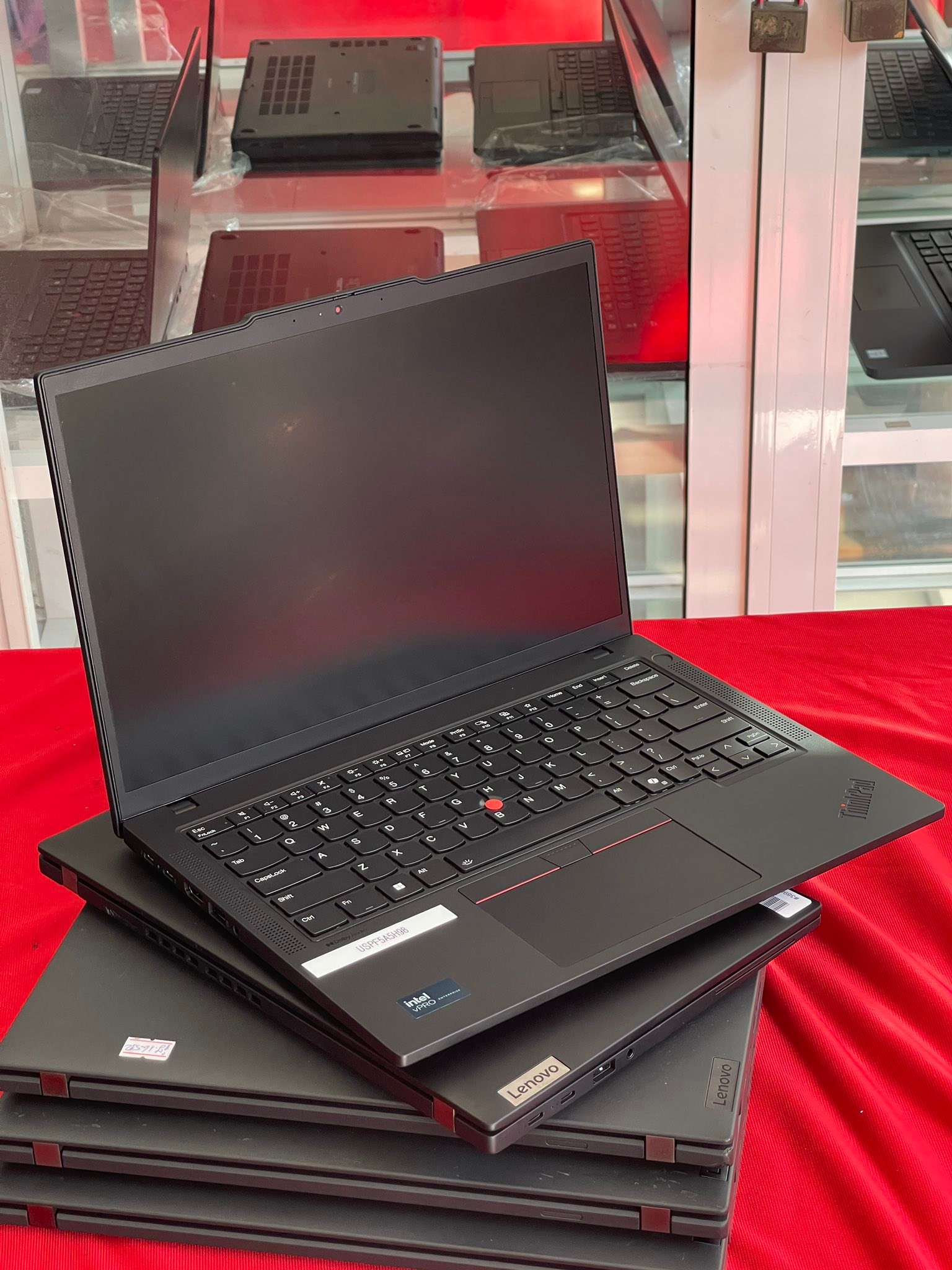 មកហើយ Lenovo Thinkpad T14 Gen5 (ឆ្នាំ2025) CPU : Core 