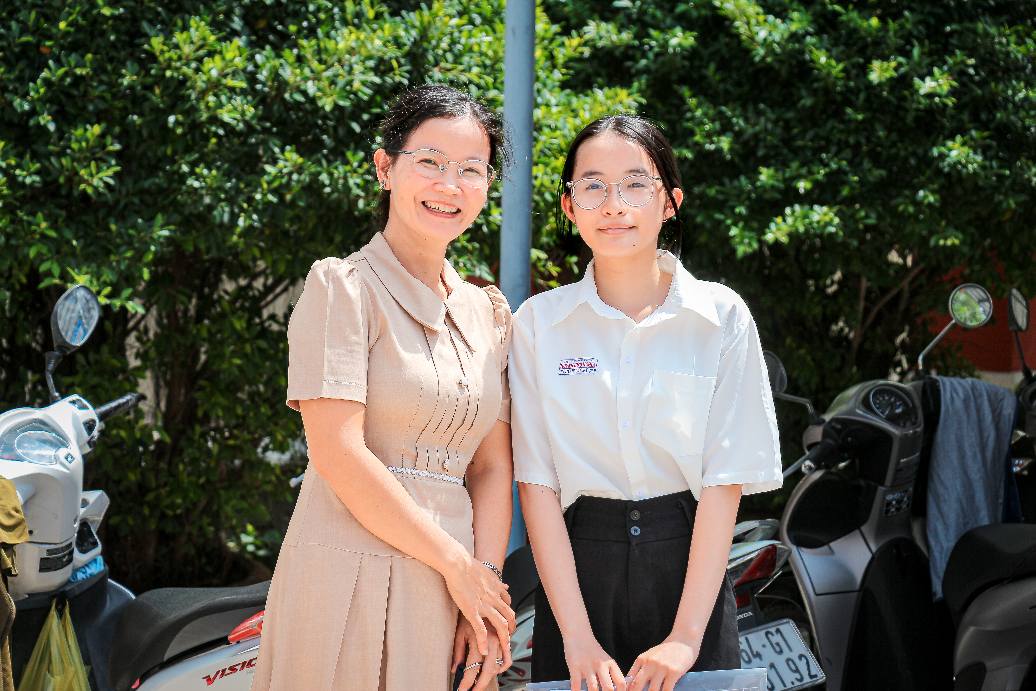 Văn phòng trường... - Văn phòng trường THPT chuyên NTMK - ST
