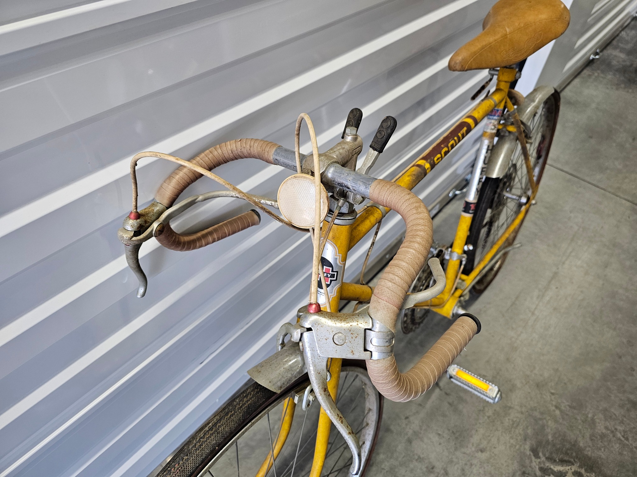 Huffy Scout 10 speed vintage 70s 26in wheel bike. $75