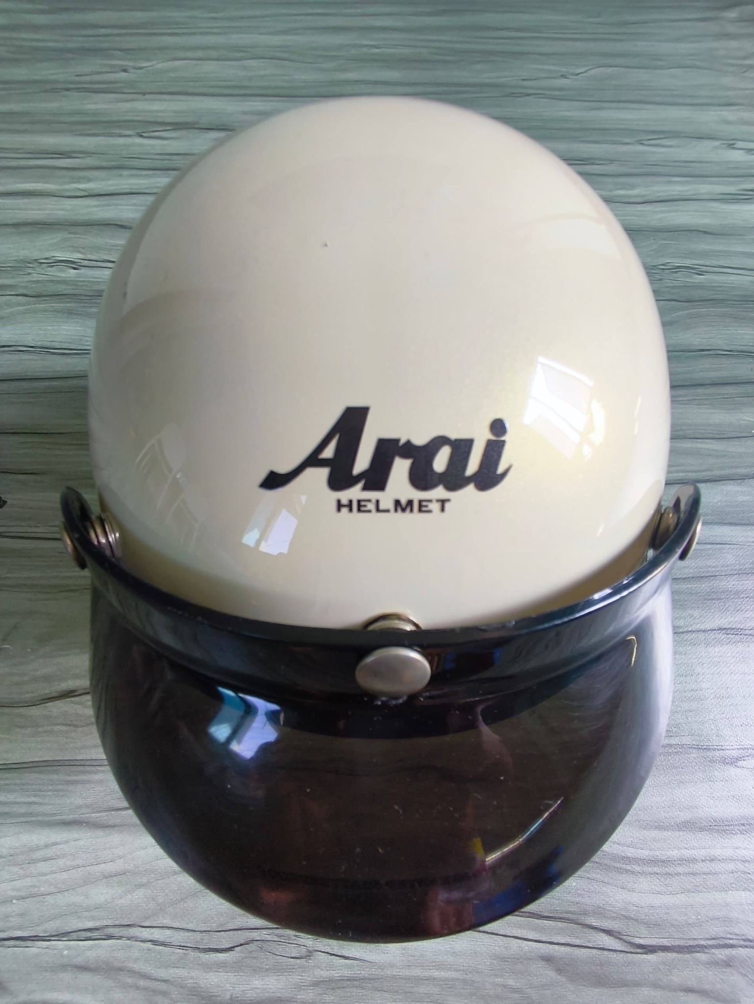 arai classic sw helmet Classic-V Groovy Adult Cruiser Helmets (Brand New) escaping through three holes in the EPS liner and pulling heat with it into the hidden multi Arai Classic V Helmet (Sizes