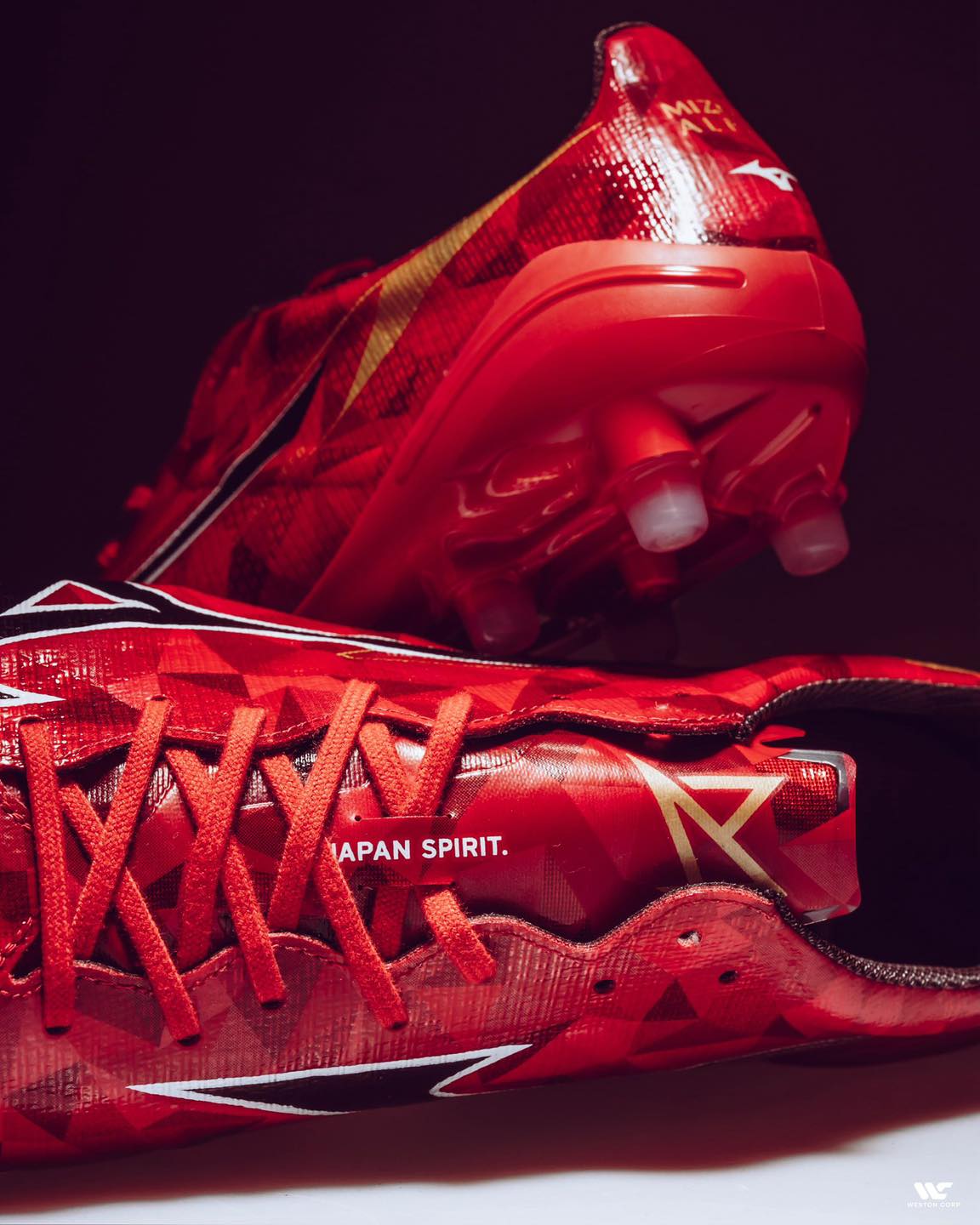 Redefine performance on the pitch with the Mizuno α II JAPAN 'Ruby