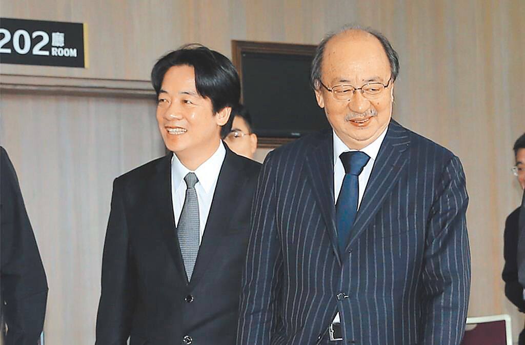 資深媒體人 翟翬 - 民進黨將從15日起啟動8場「人民是頭家」政策宣講會，前三場將聚焦於公民團體推動的「罷免藍委」重點縣市，民進黨立法院黨團總 ...