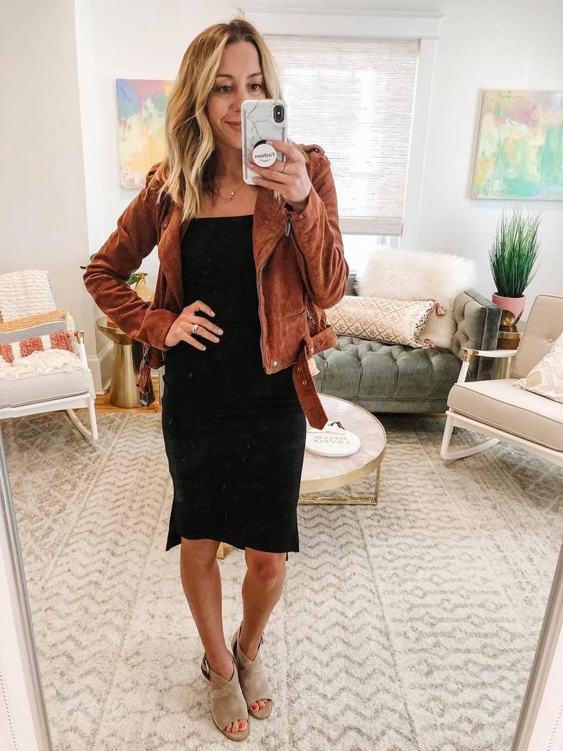 black dress vegas Do you guys like my LBD??? I wore this in Vegas… I'm not sure I can still rock the mini dresses like I used to! LOL 🥂❤️ Women's Black Mini Dresses Size:Adult S floor-length gown Ellie gonsalves