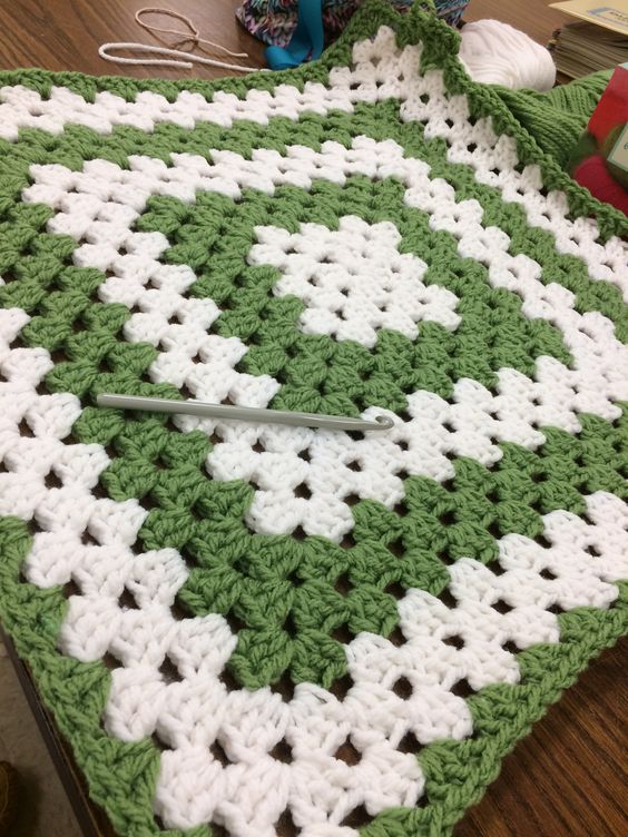 Crochet Tutorial & Patterns | This stitch was so confusing to watch ...