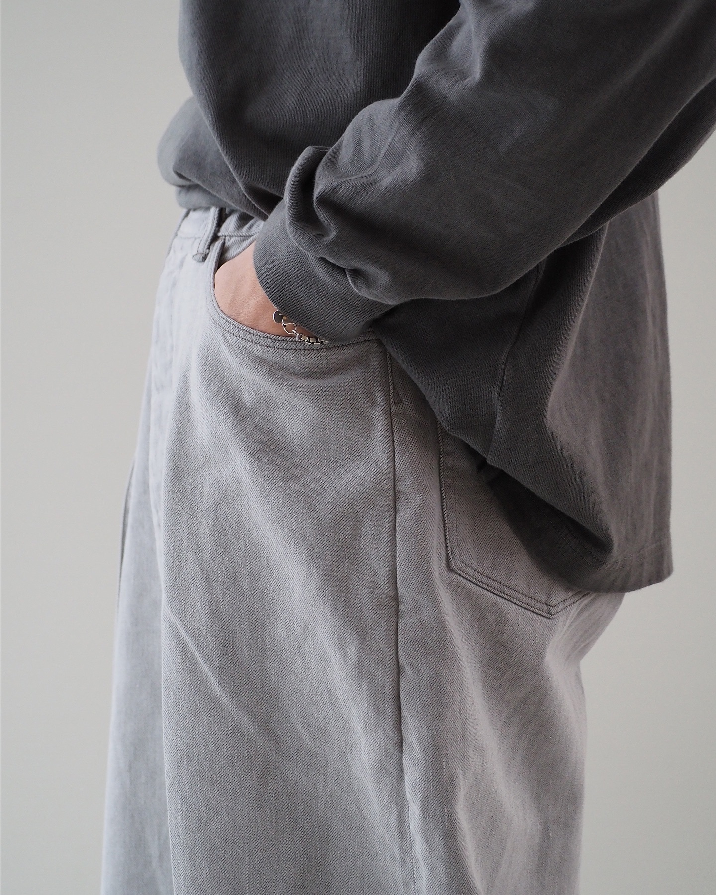 blurhms 12.9oz Denim Narrow Belted Pants color:Black Super-Bleach 