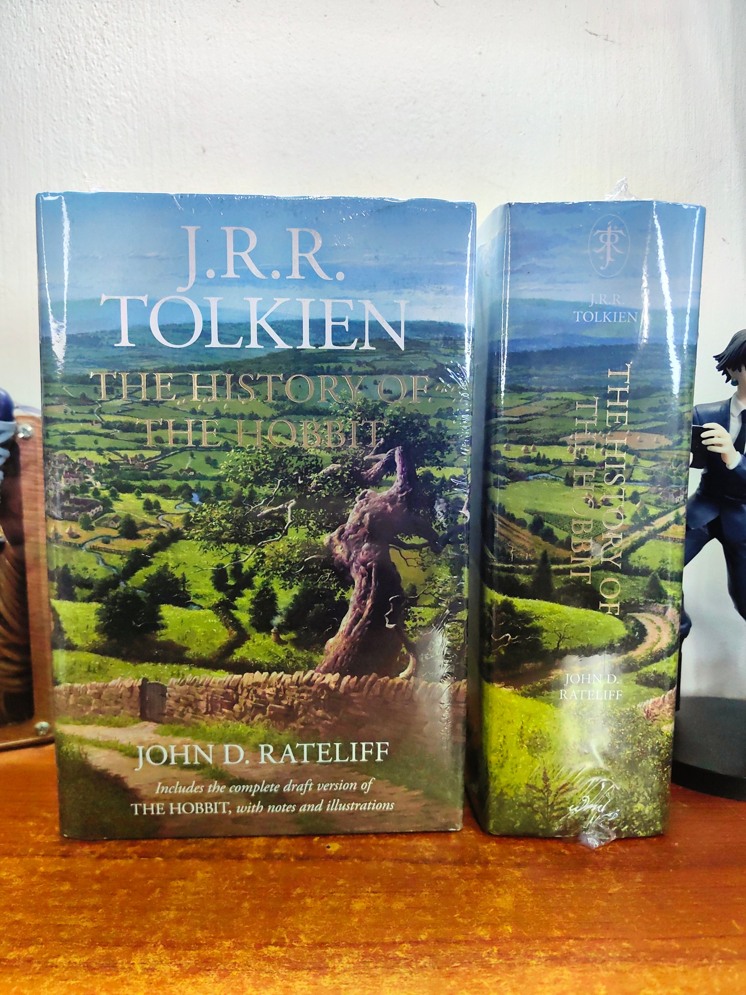 Chapter - The History of The Hobbit 1,600 ( 3 copies) NEW, THICK HB The ...