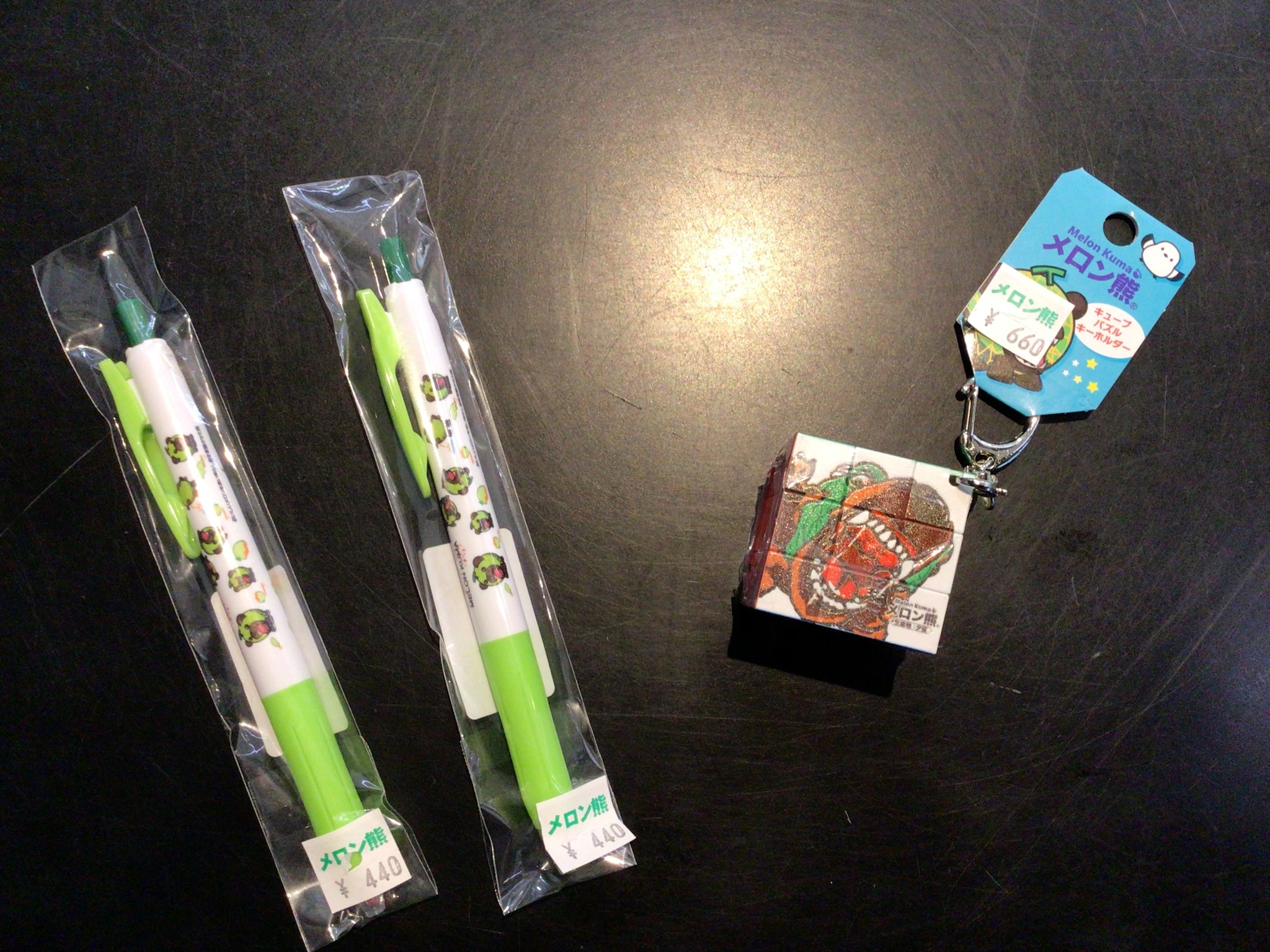 北海道の見た目はゆるくないゆるキャラ｢メロン熊｣の新グッズが発売中