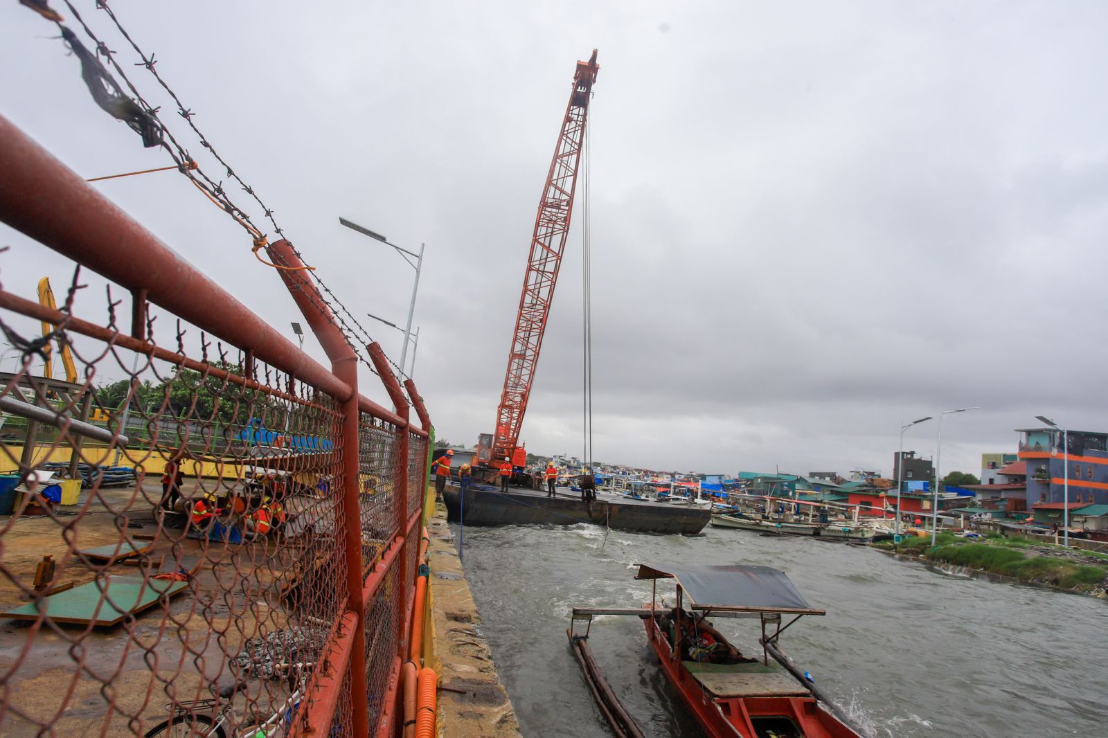 FLOODGATE DAMAGED Photos show the... - The Manila Times | Facebook