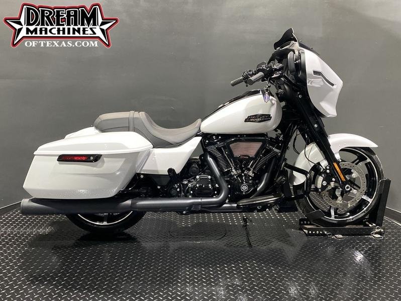 The 2024 Harley-Davidson® FLHX – Street Glide🔥turns every ride