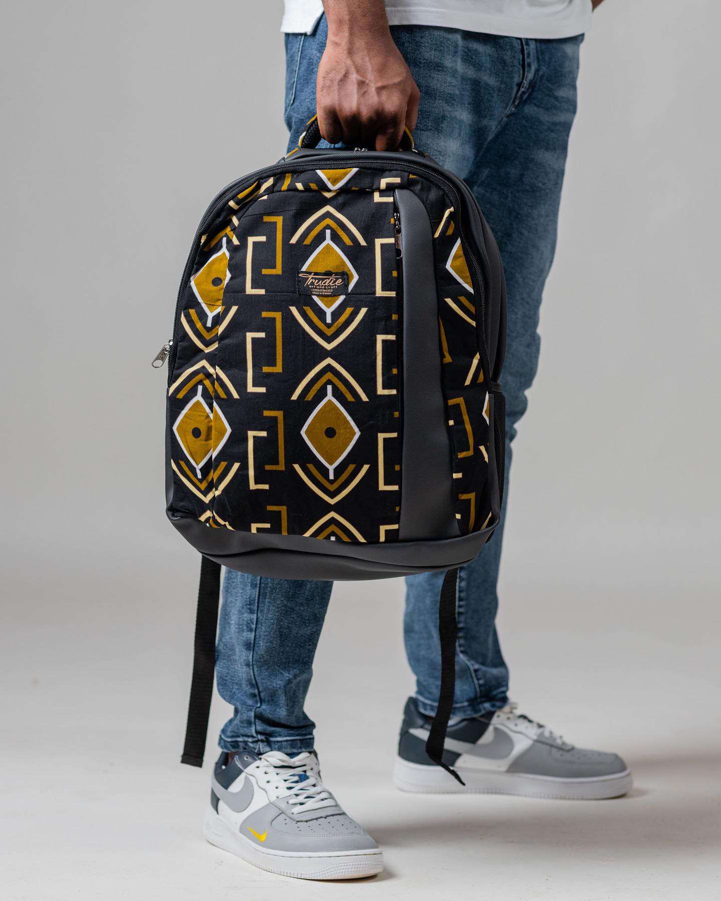 alternate uses for laptop sleeve in backpack 13.3-14 Inch Bag, Laptop Bag 14'' MacBook Pro M4 2024,14'' MacBook Pro M3&M2&M1 2023/2021, 13.6/13'' New MacBook Air M3/M2 2024/2022,Tab S8 Ultra 14.6",with Shoulder Strap(Silver) : Electronics How to add a laptop