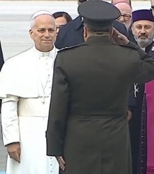 Papa'ya diz çöktüren Attila'dan Papa'ya selam verilen zamana