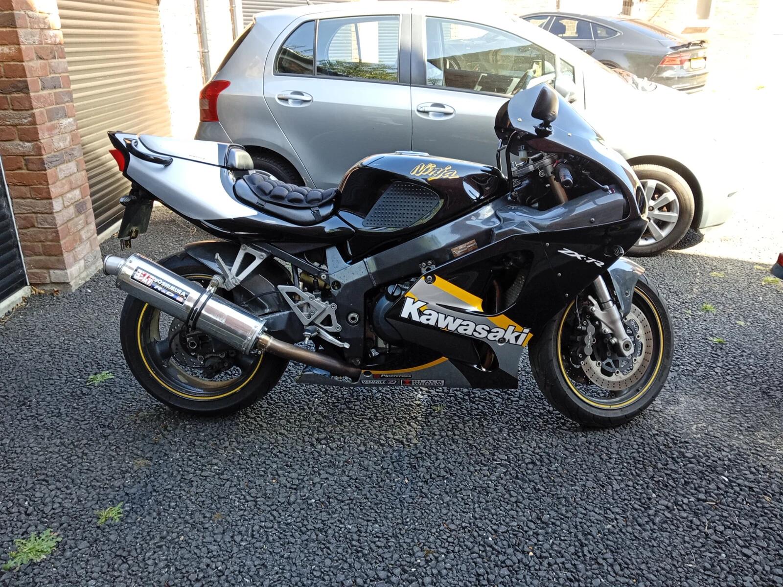 90's - 1999 Kawasaki ZX-7R Real 90s attitude on two wheels. Link