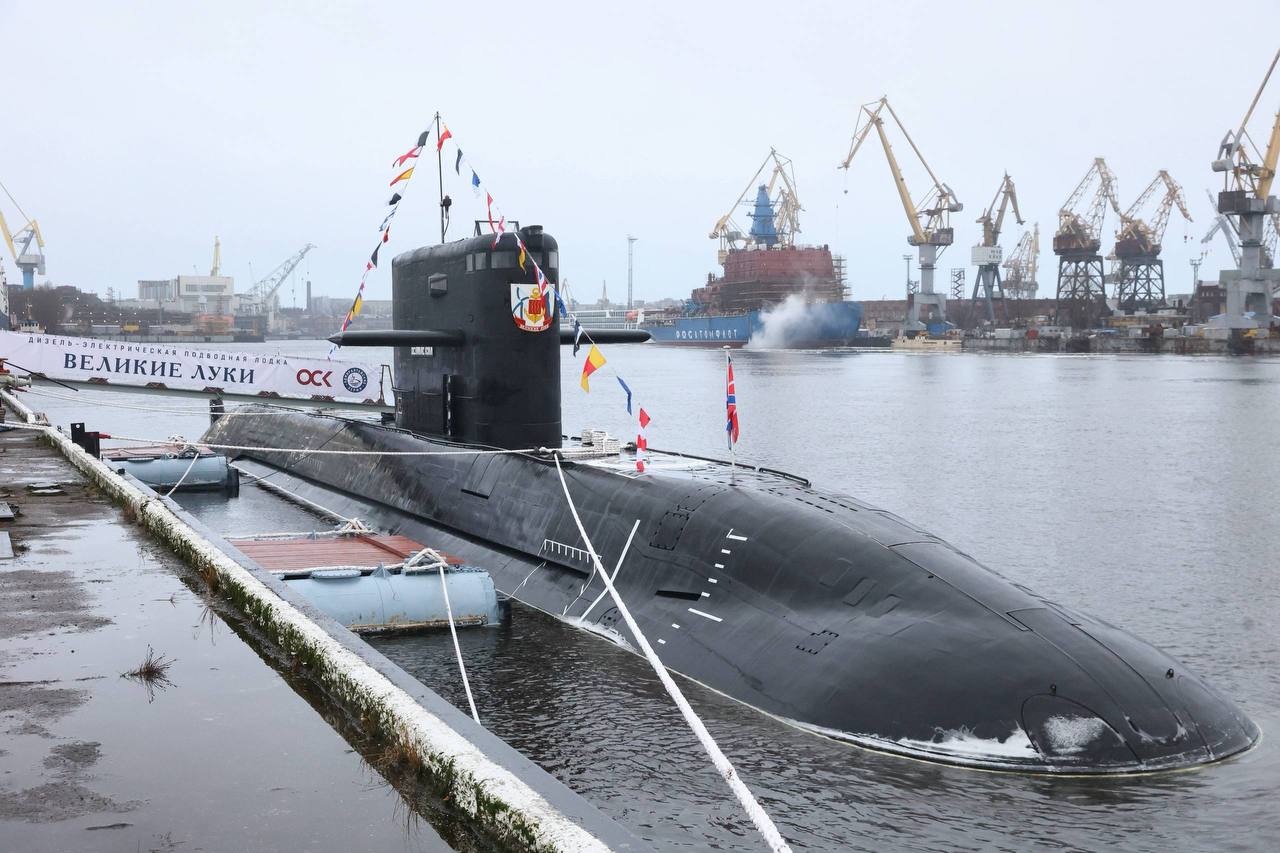 Russian Fanpage - เรือดำน้ำ Project 677 Velikiye Luki... | Facebook