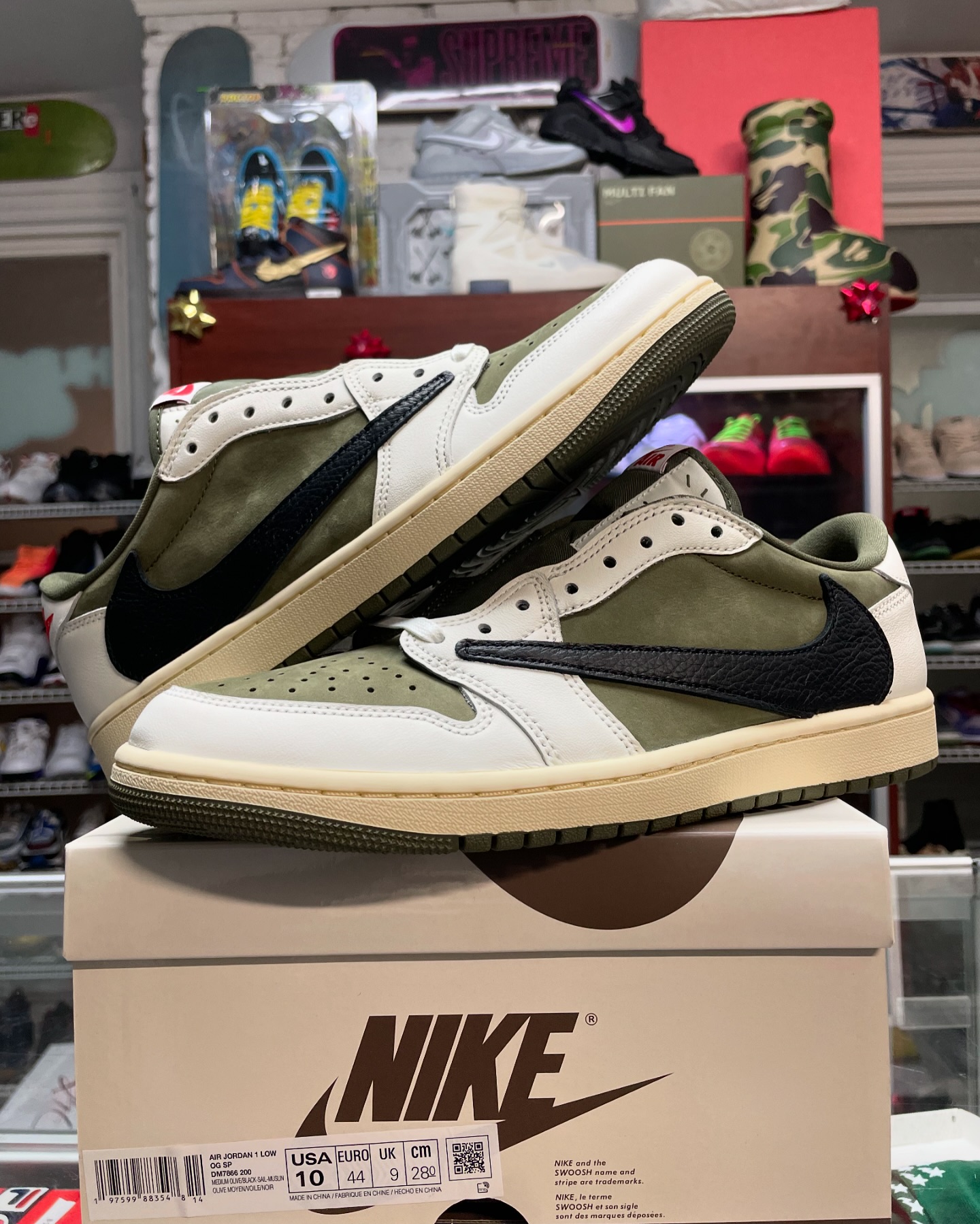 Jordan 1 Retro Low x Travis Scott 
