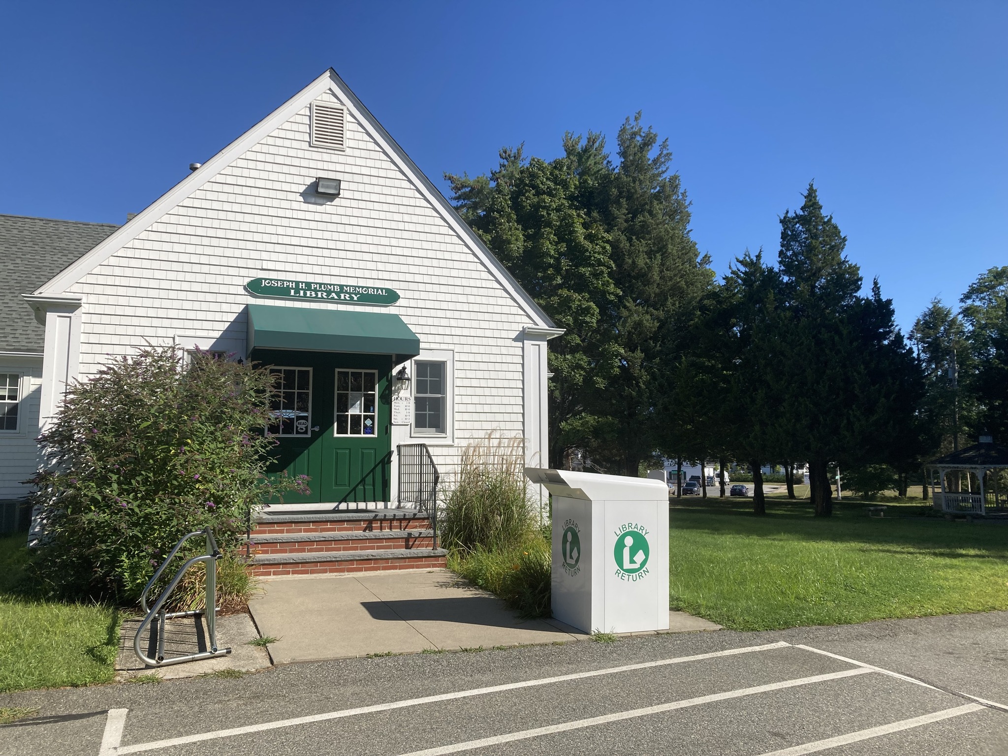 Joseph H. Plumb Memorial Library | Rochester MA