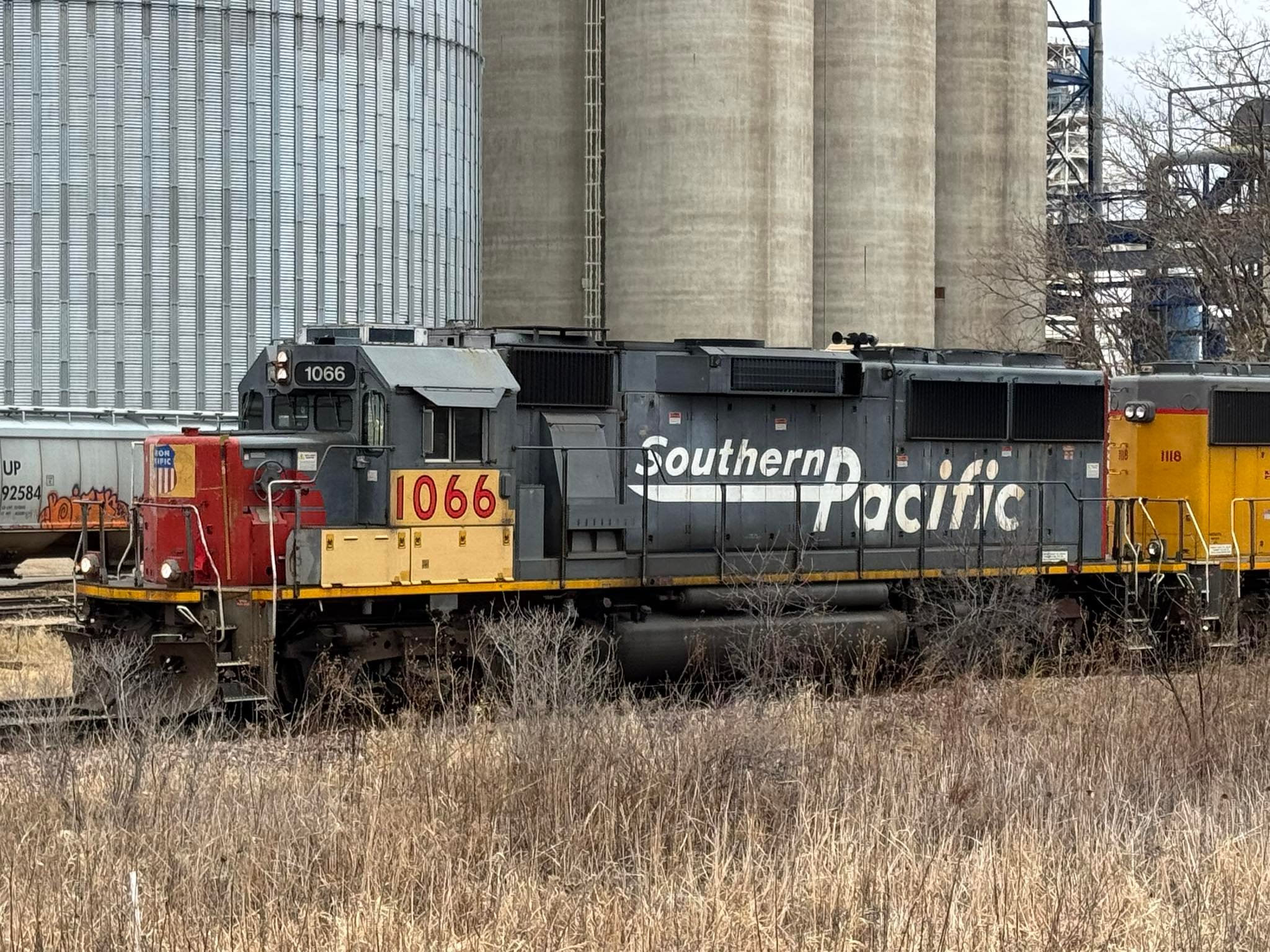 Minnesota railroad morning highlights with EMD GP60 and Burlington