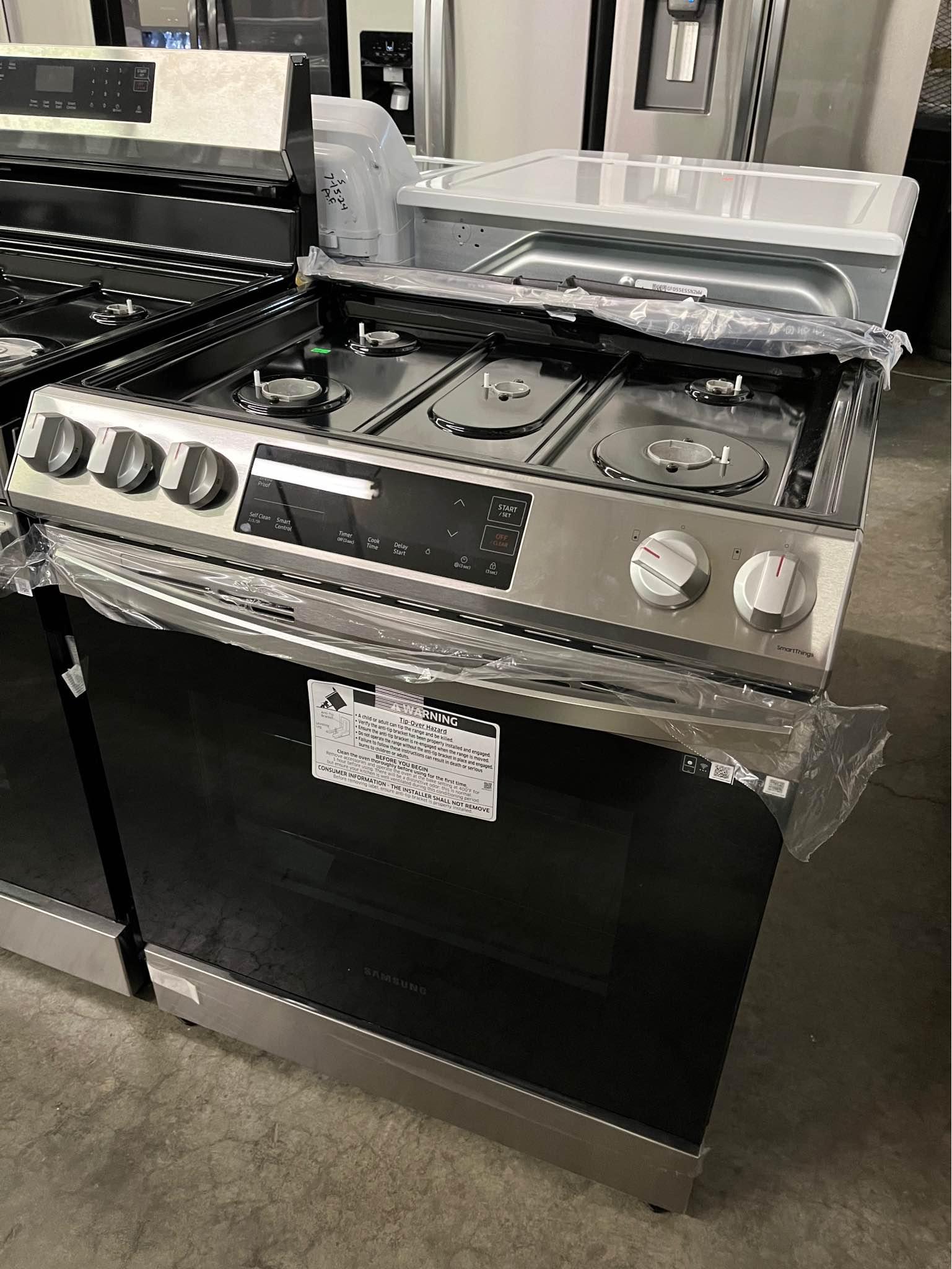 Samsung 30in 5 Burners 6cu ft Slidein Smart Natural Gas Range