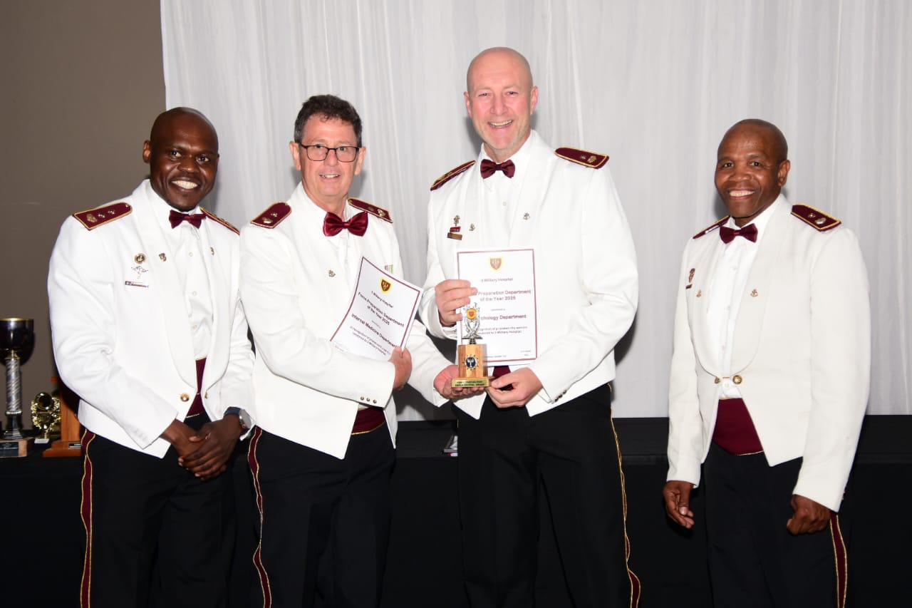 SA - Lieutenant Colonel van Vuuren (Internal Medicine) and Lieutenant ...