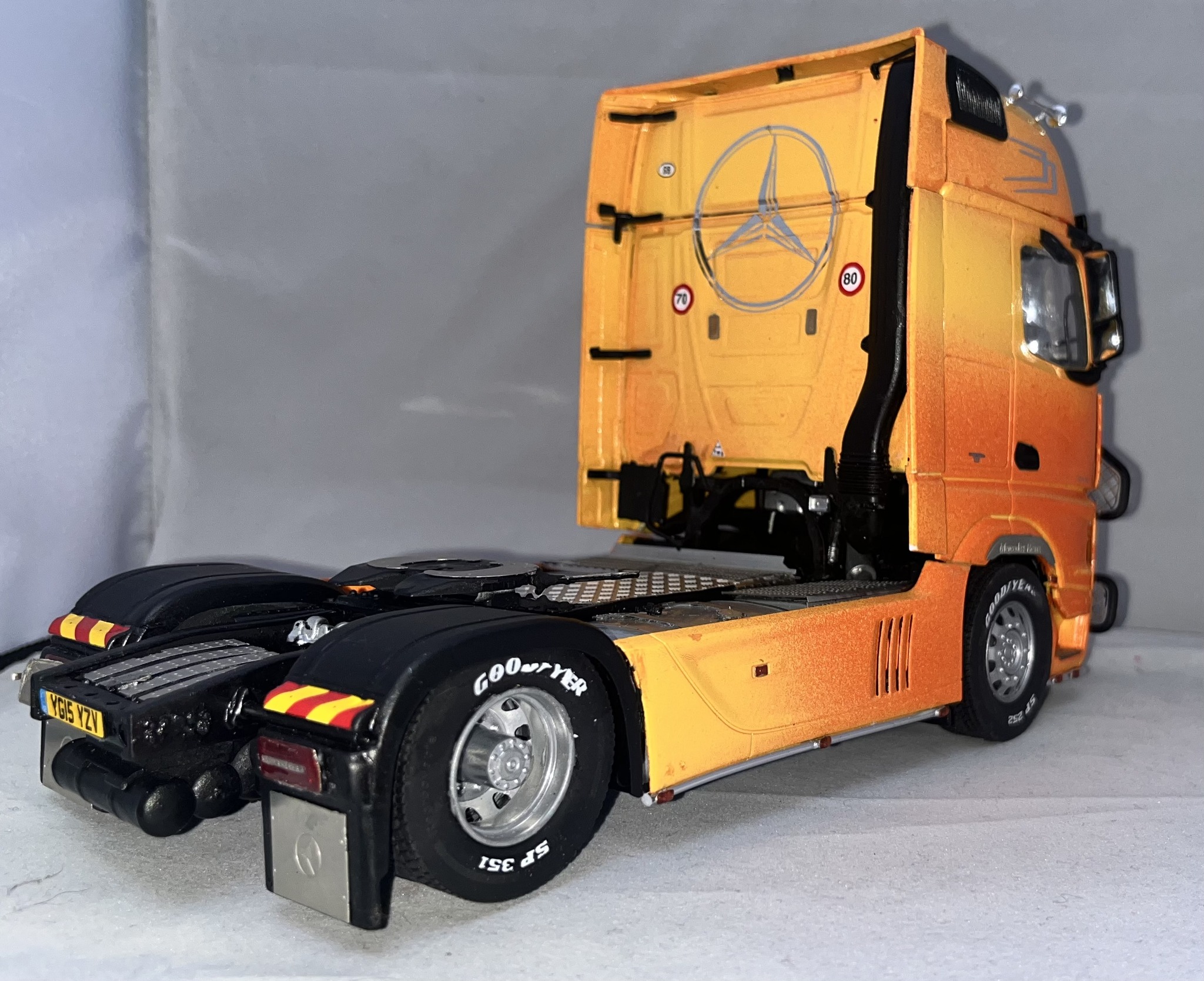 From steven kavanagh : Mercedes Actros MP4 Gigaspace 1:24 Send
