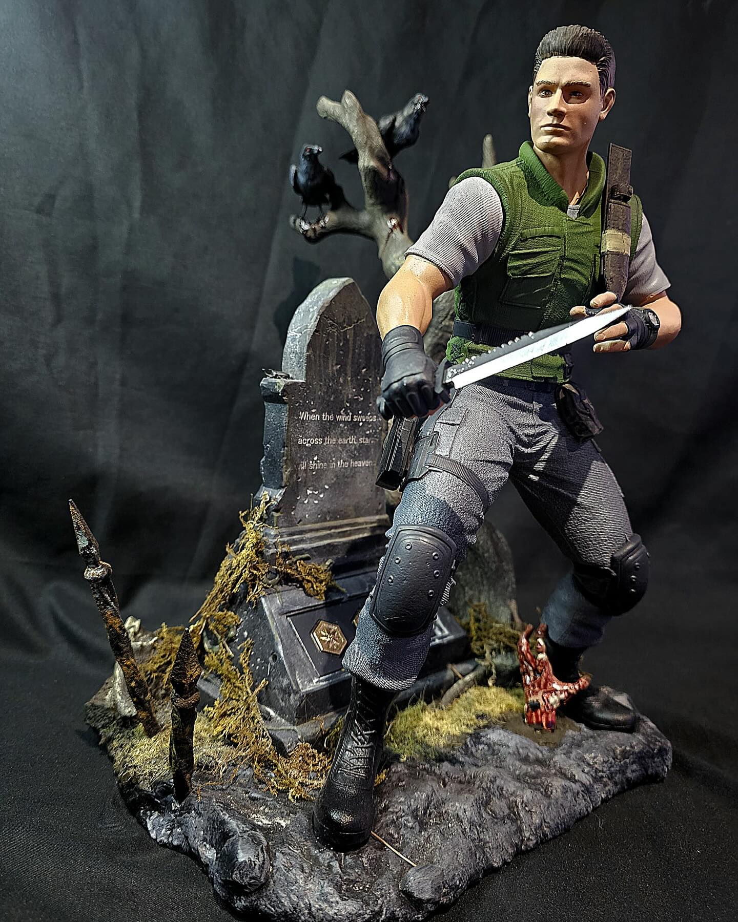 This Chris Redfield model by @raccooncitysurplus is UNBELIEVABLE 